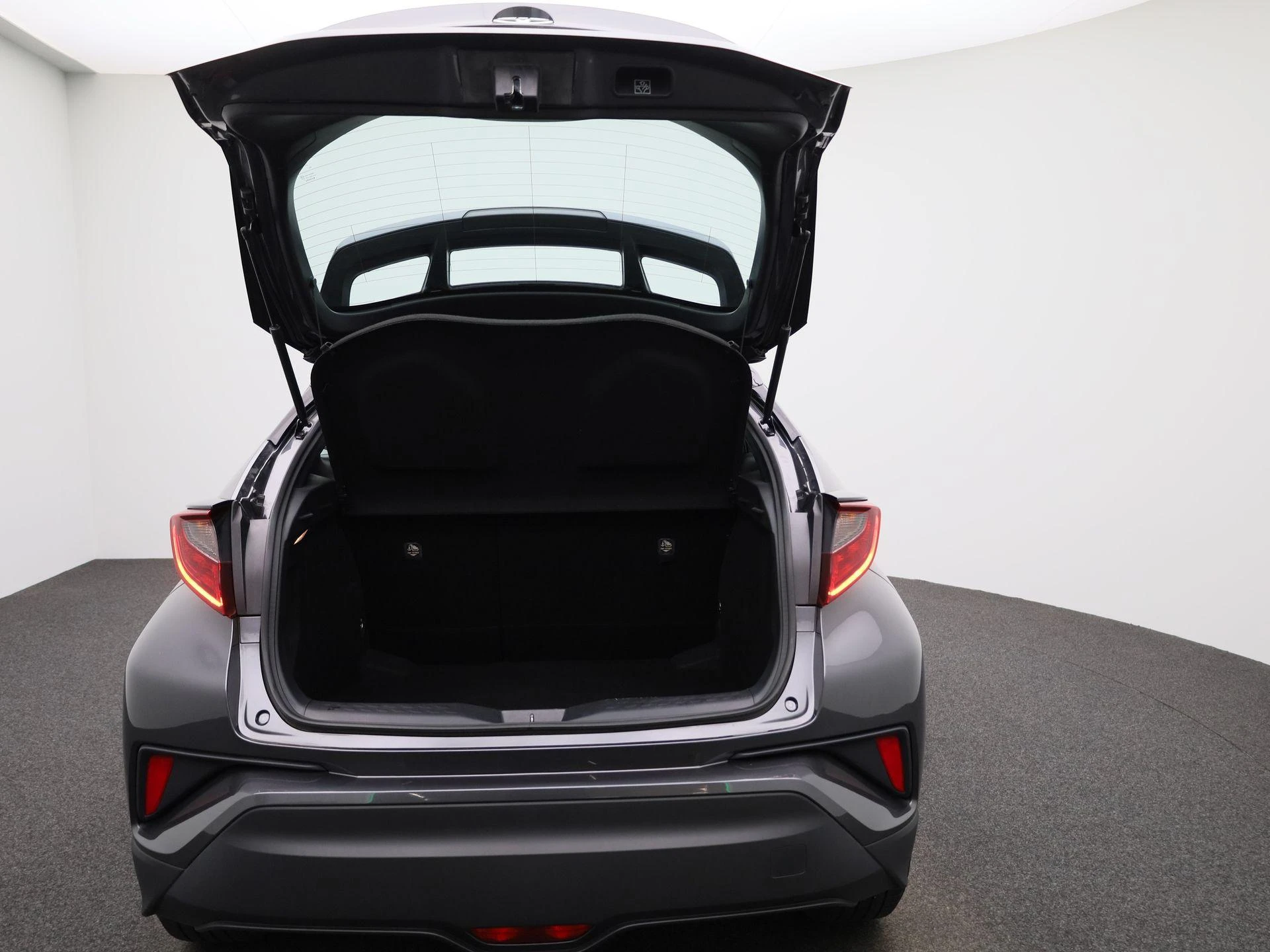 Toyota-C-HR-image-10