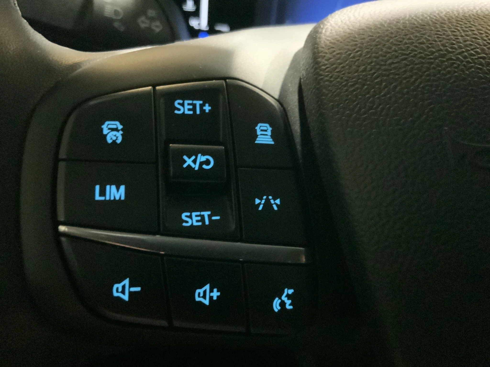 Ford-Tourneo Courier-image-19