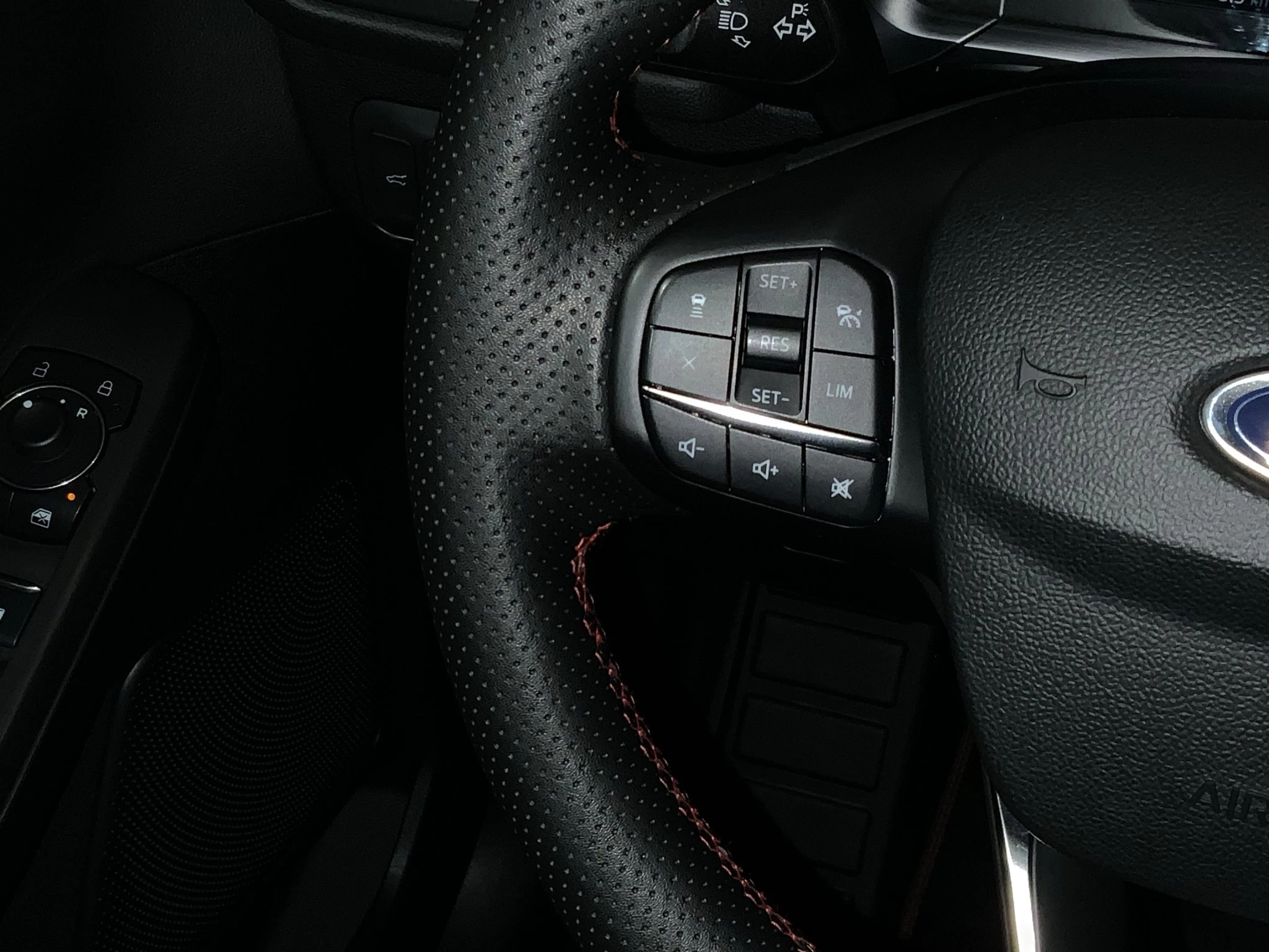 Ford Kuga ST-Line X*PANO*AHK*KAM*ACC*NAVI*SOUND-SYS.