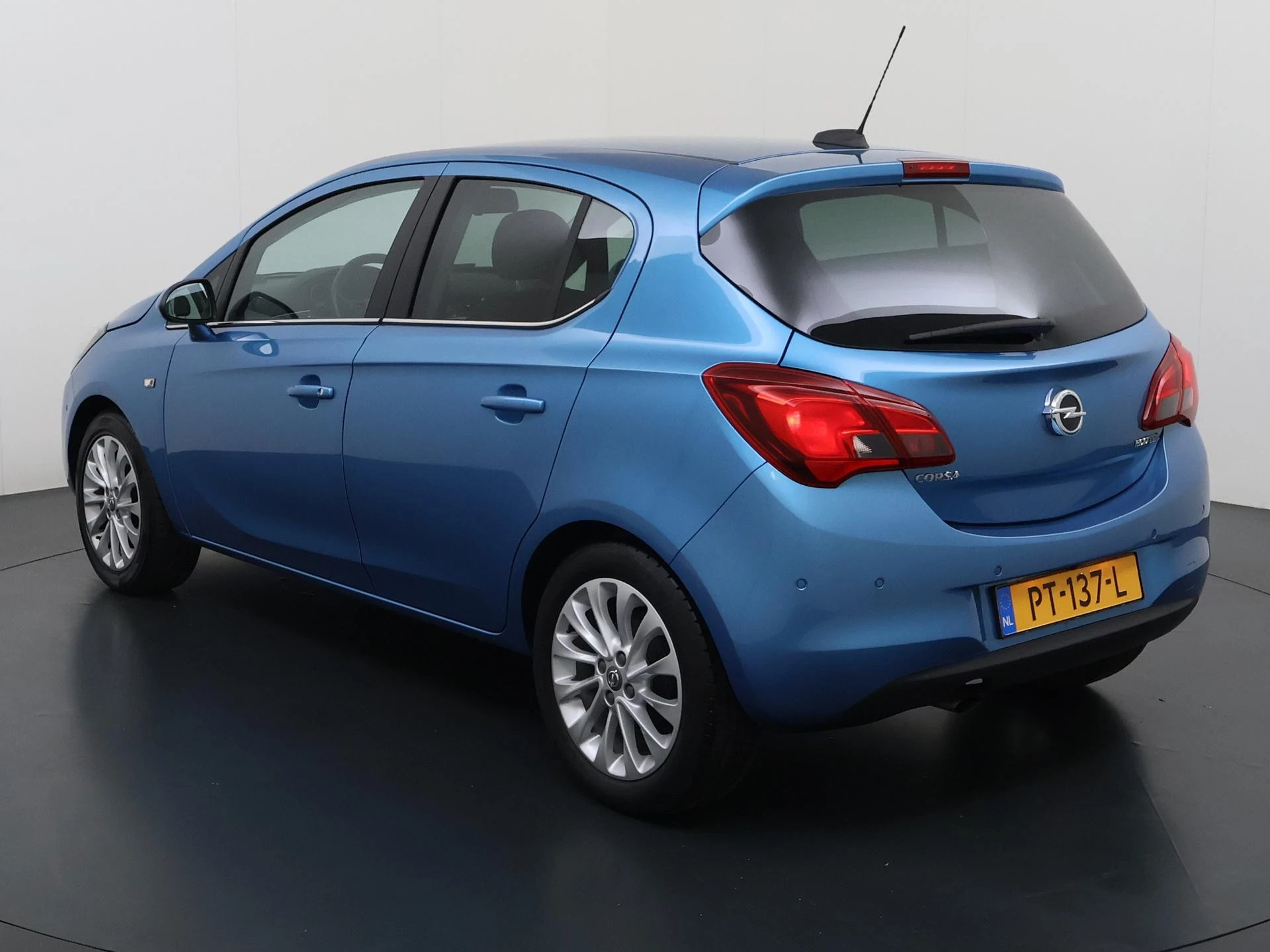 Opel-Corsa-image-2