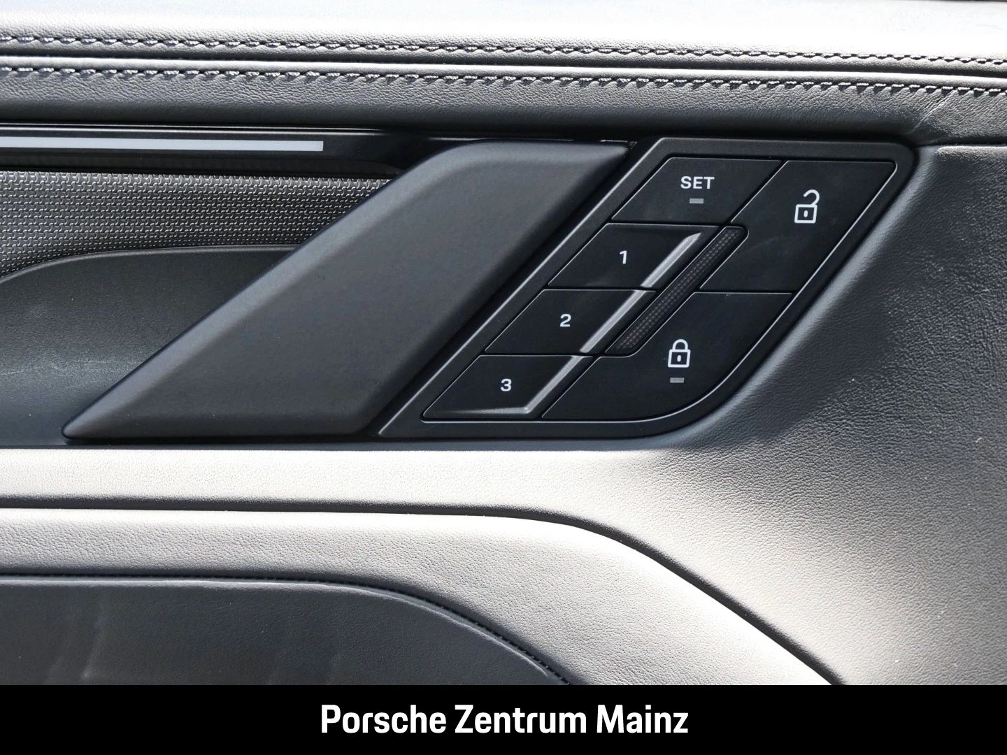 Porsche-Cayenne-image-26