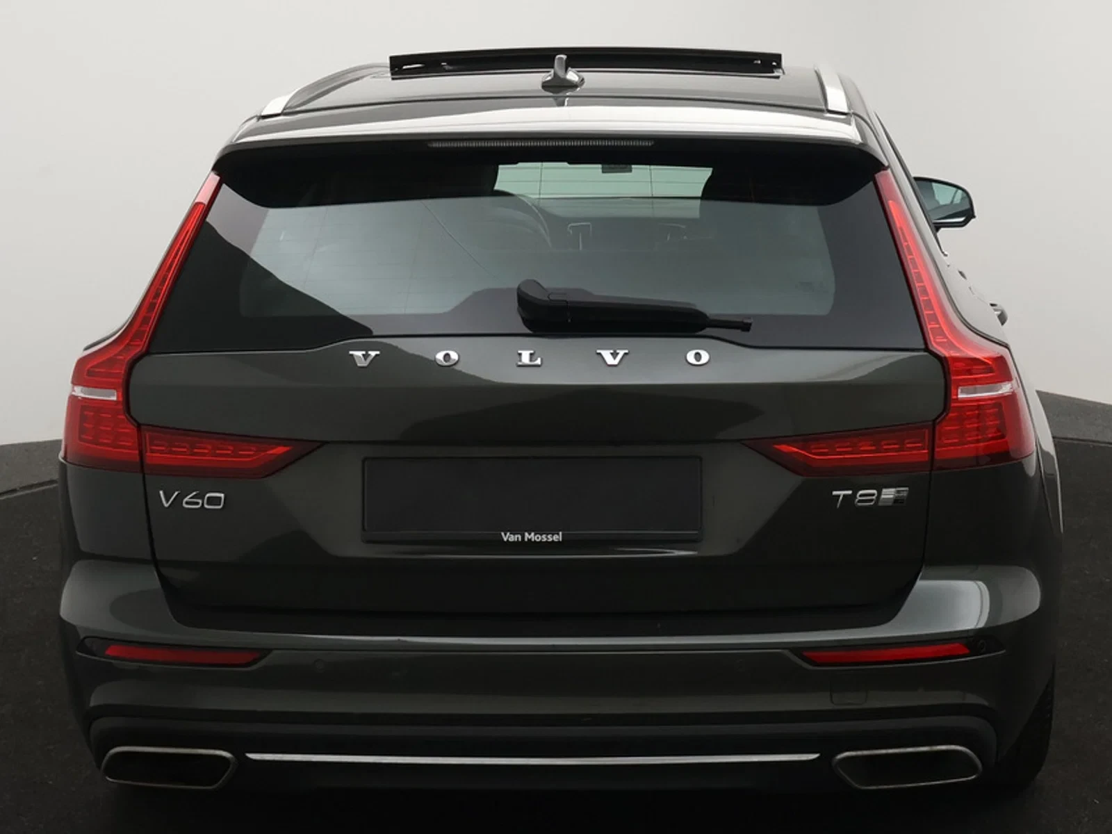 Volvo V60 Volvo V60 2.0 T8 PHEV AWD *AUTOMAAT*PANODAK*VIRTUAL COCKPIT*LEDER*SPORTZETELS*CRUISE*NAVI*APP-CONNEC