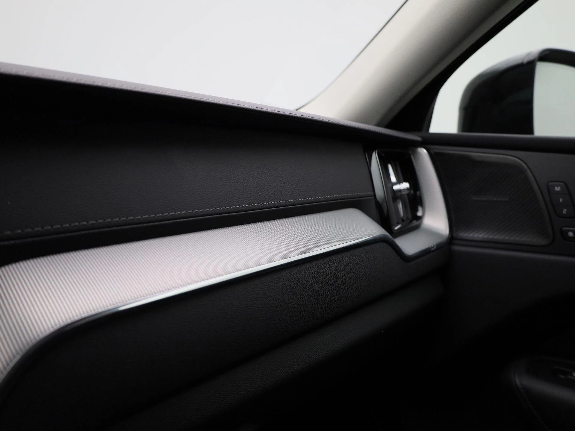 Volvo-XC60-image-31
