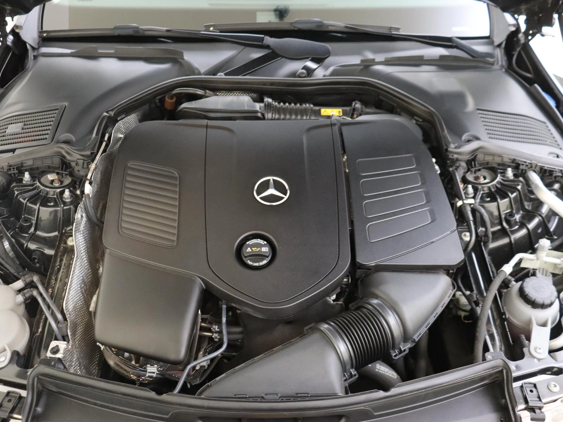 Mercedes-Benz-C-Klasse-image-2