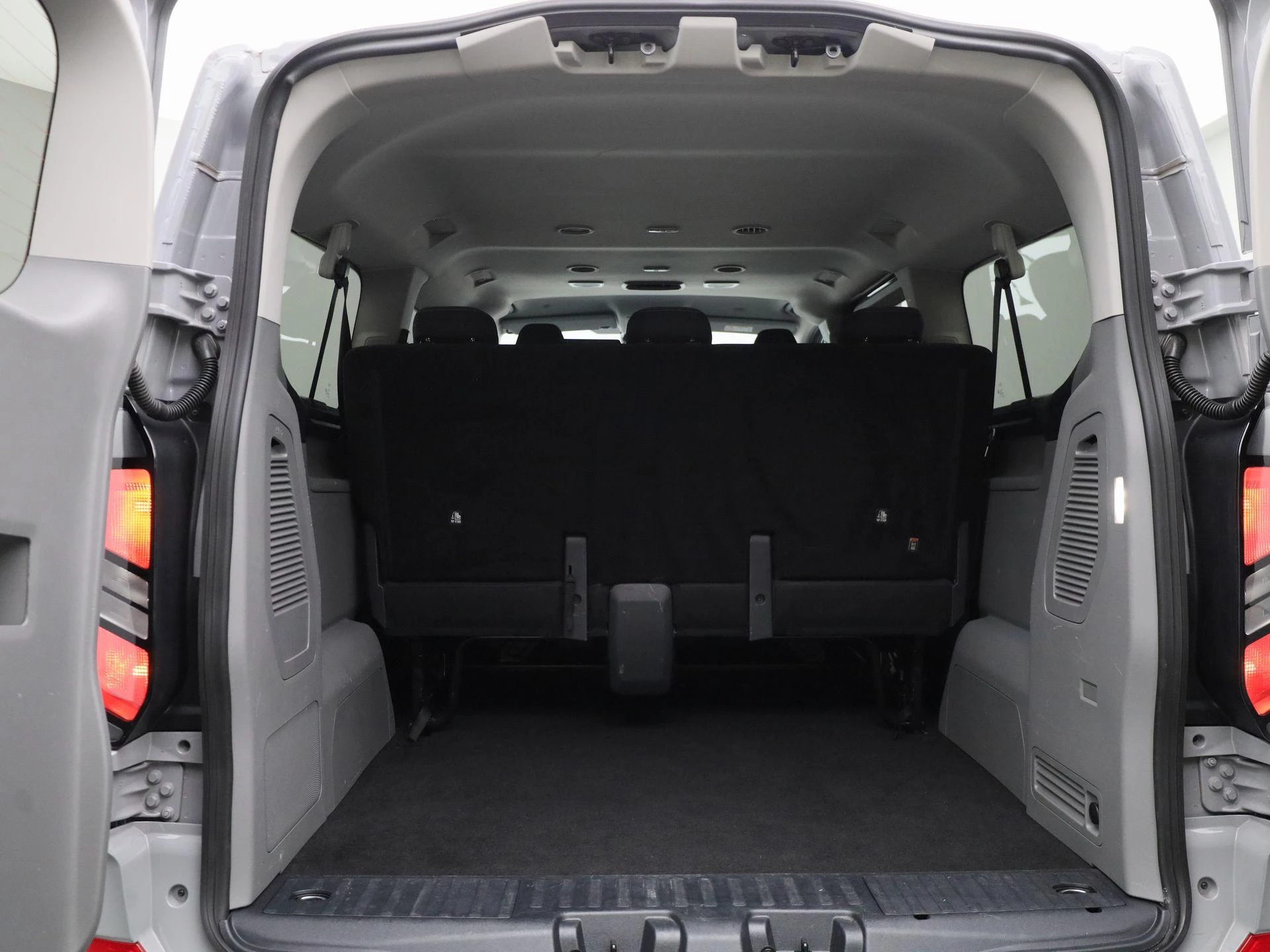 Ford-Transit Custom-image-12