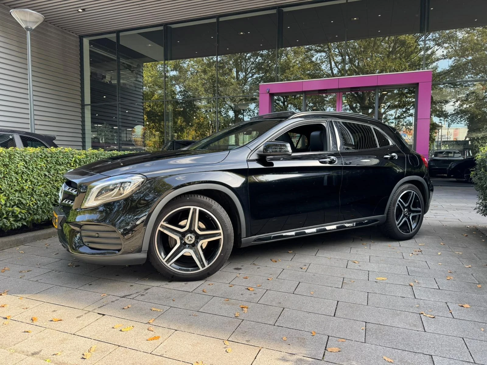 Mercedes-Benz-GLA-image-1