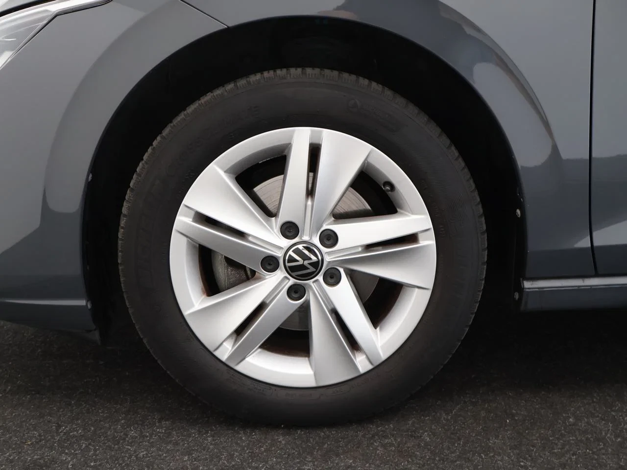 Volkswagen-Golf-image-2
