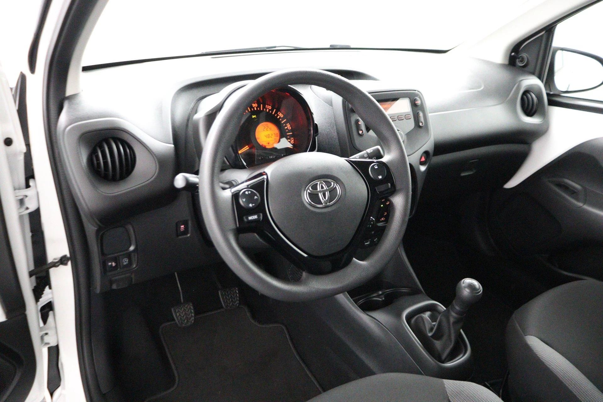 Toyota Aygo 1.0 VVT-i x-fun |