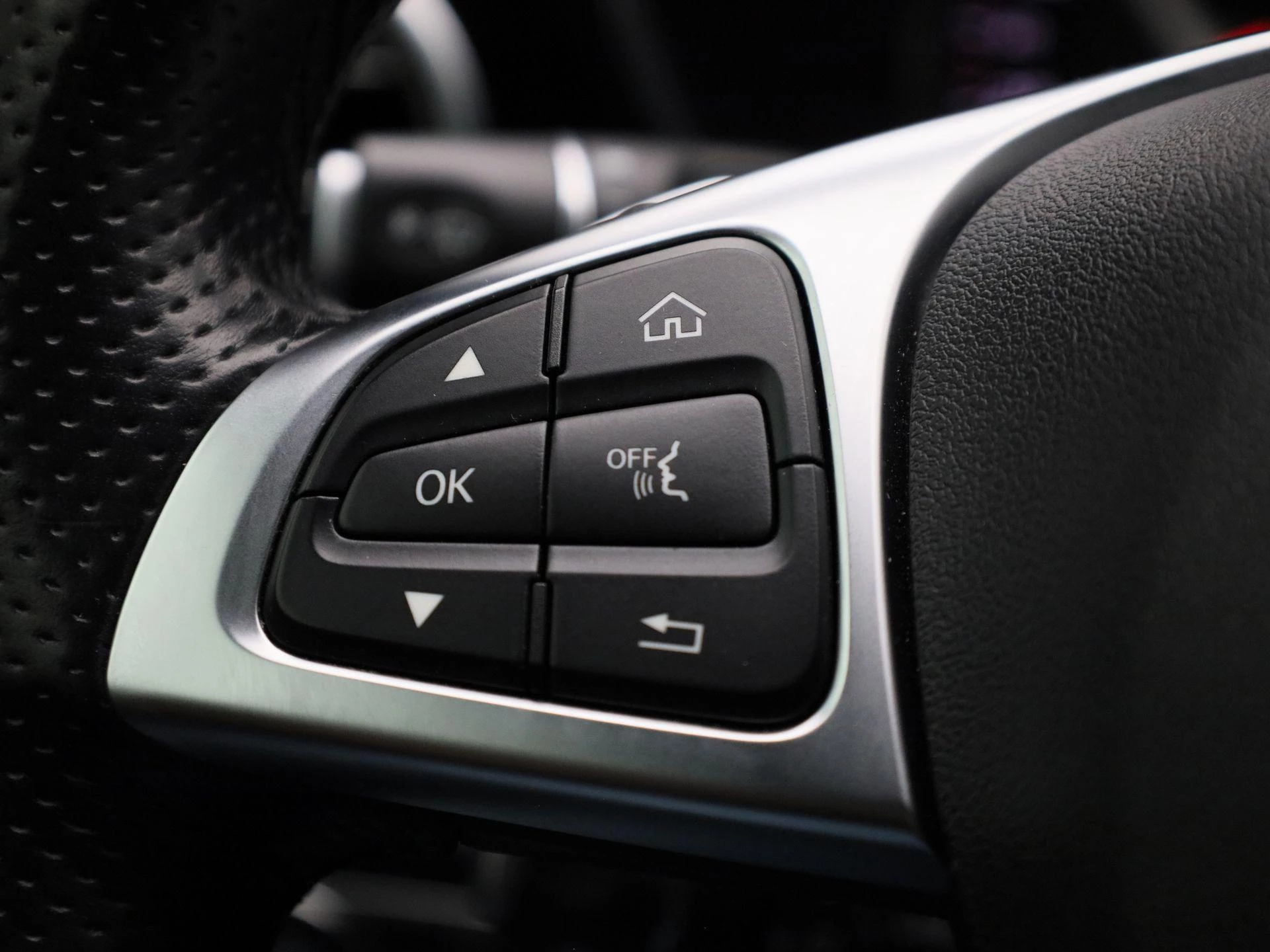 Mercedes-Benz-C-Klasse-image-20