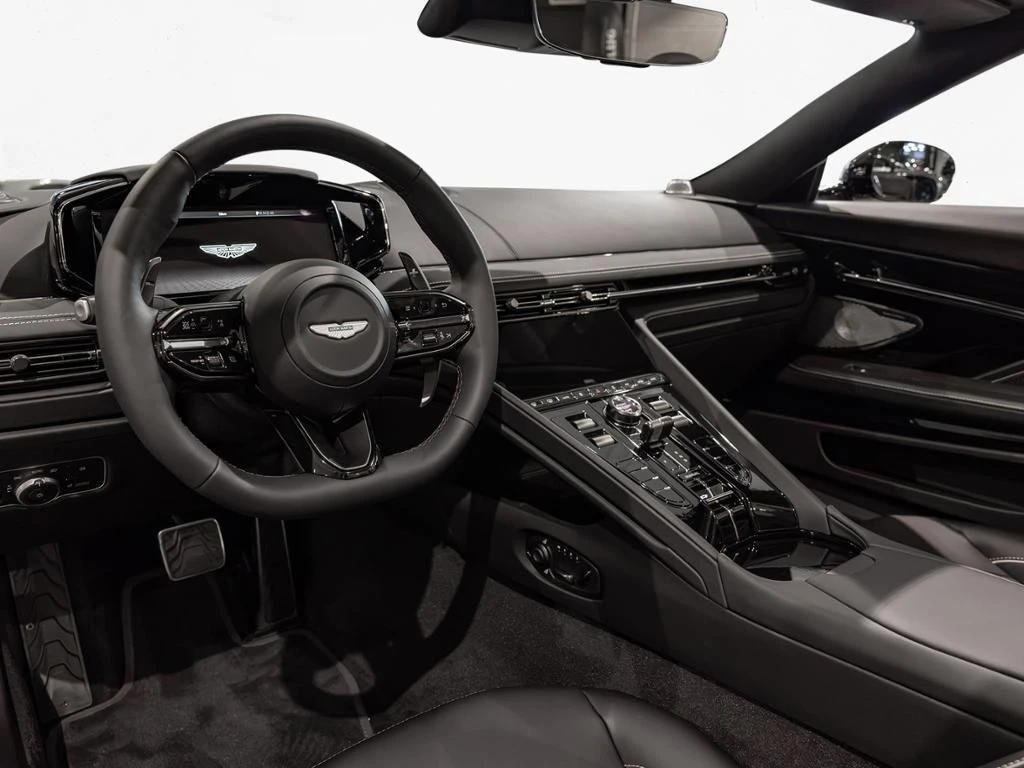 Aston Martin-DB12-image-4