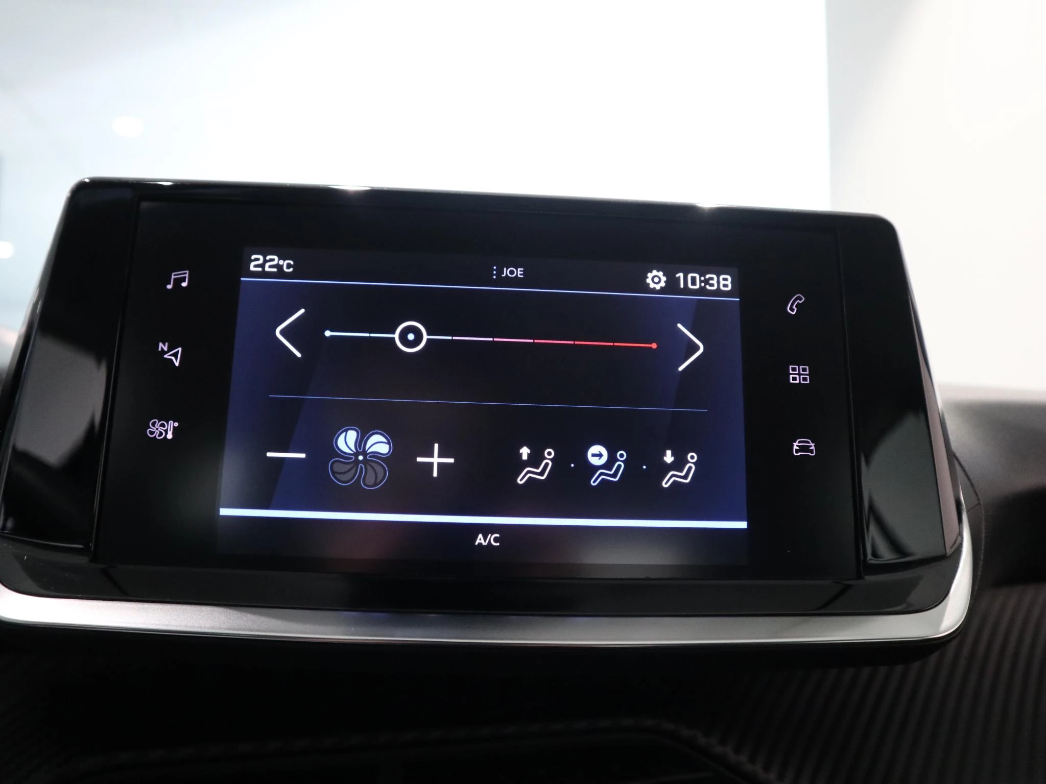 Peugeot-208-image-14