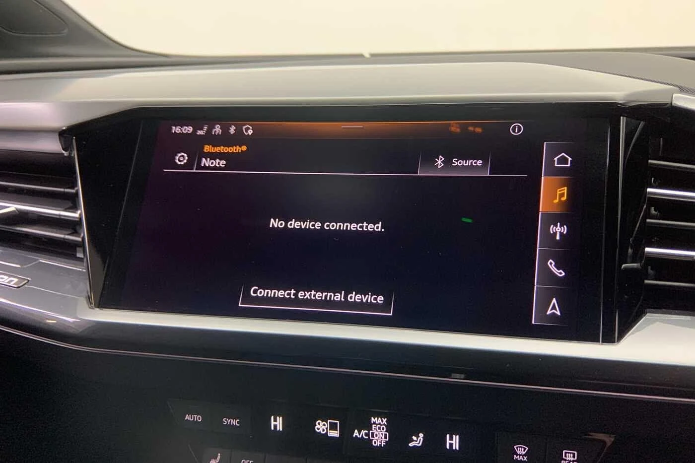 Audi-Q4 e-tron-image-15