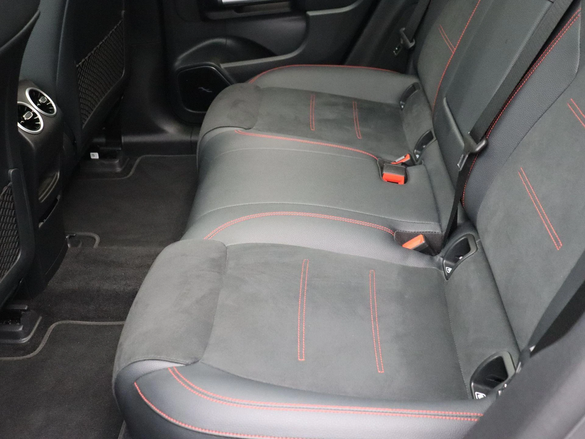 Mercedes-Benz-EQA-image-16