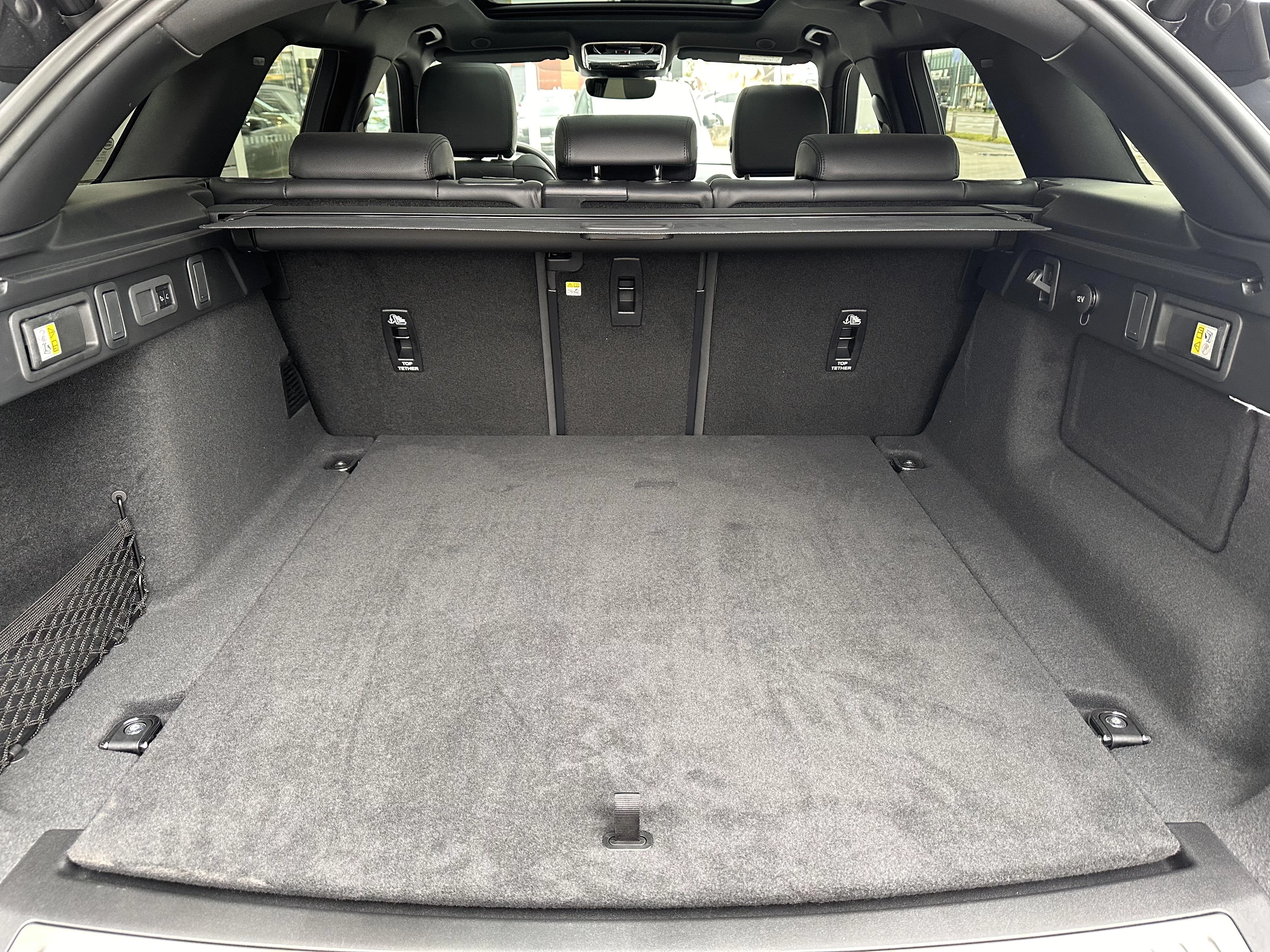 Land Rover-Range Rover Velar-image-11