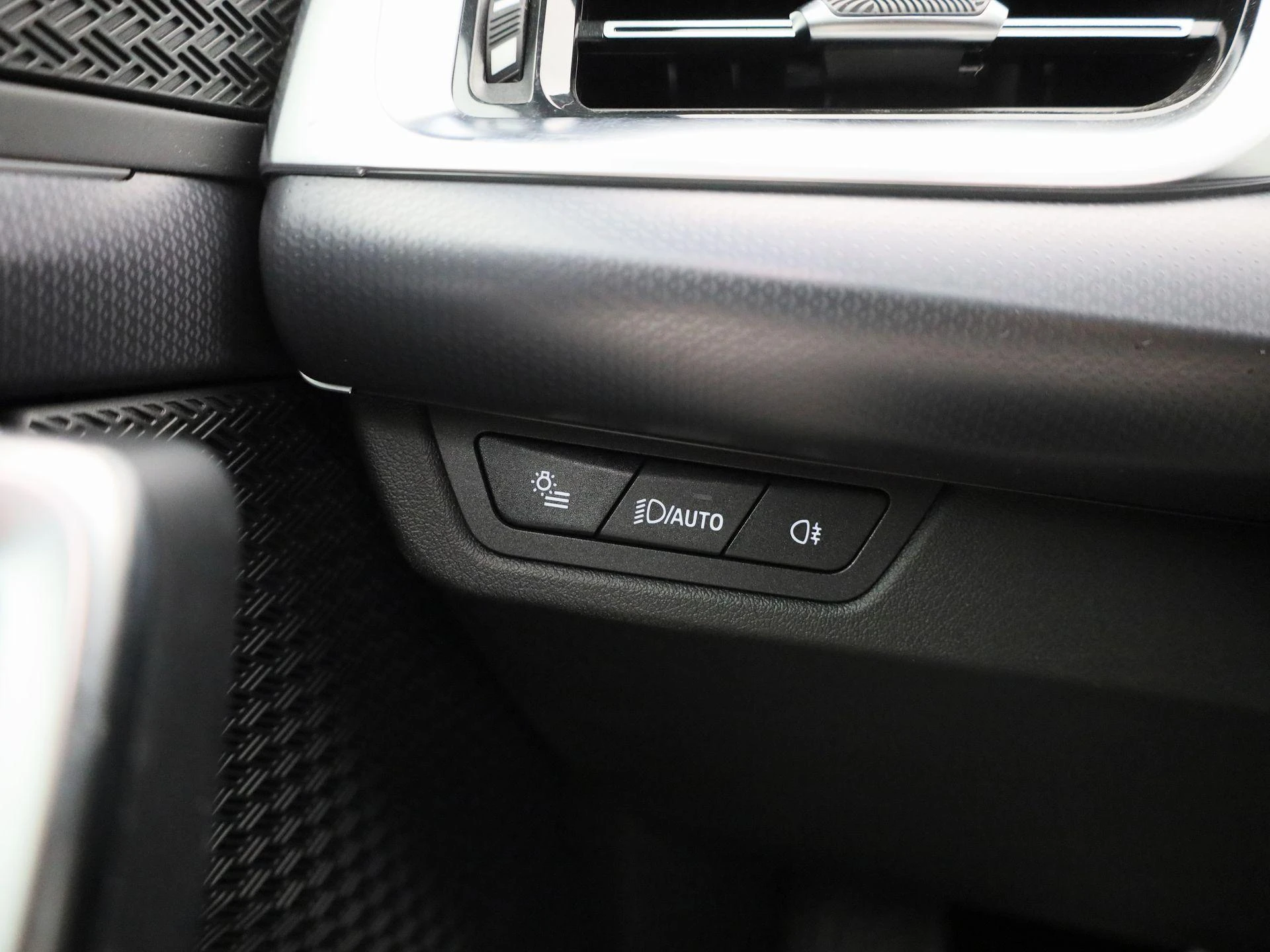 BMW-iX1-image-22