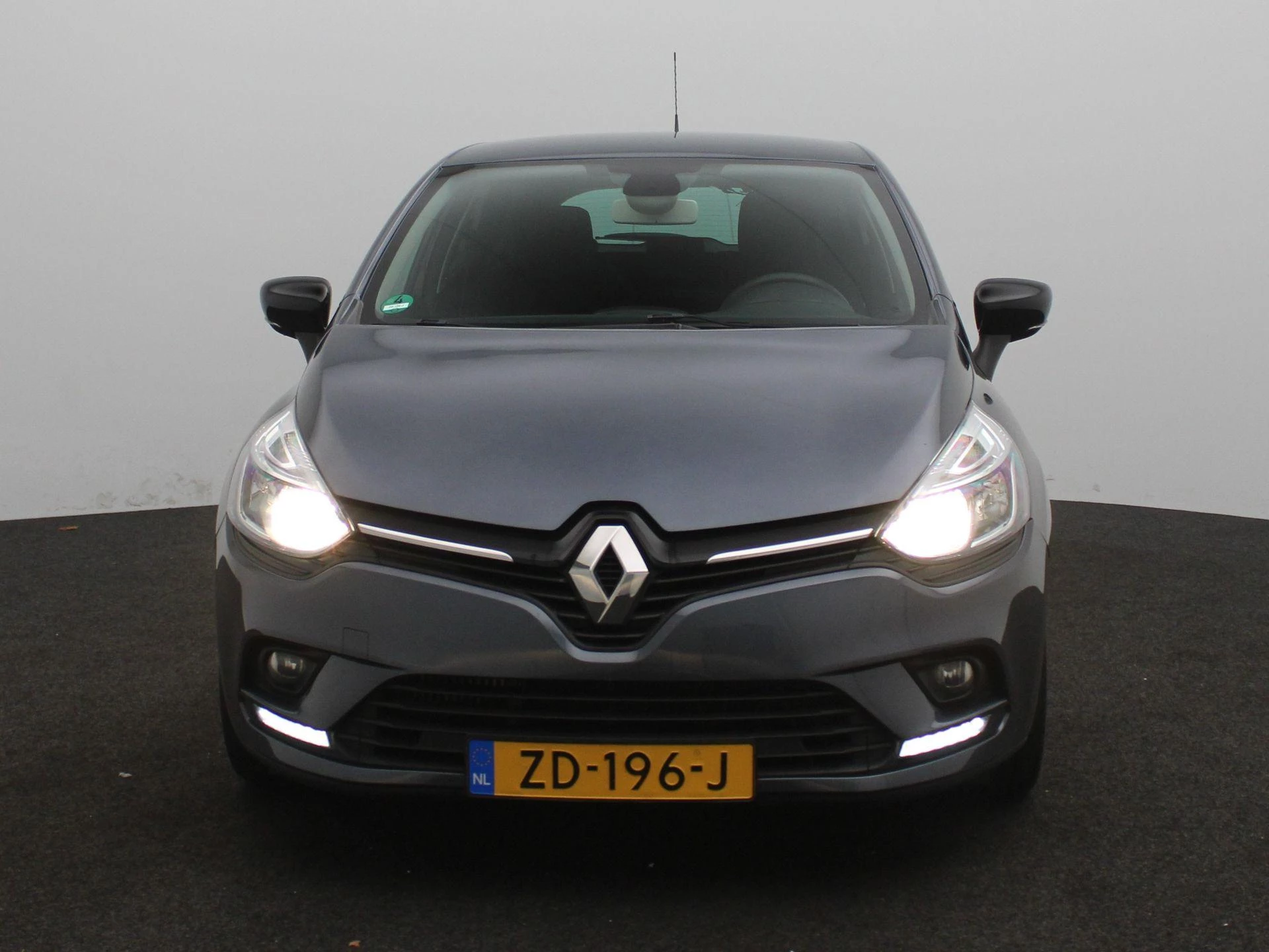 Renault-Clio-image-2