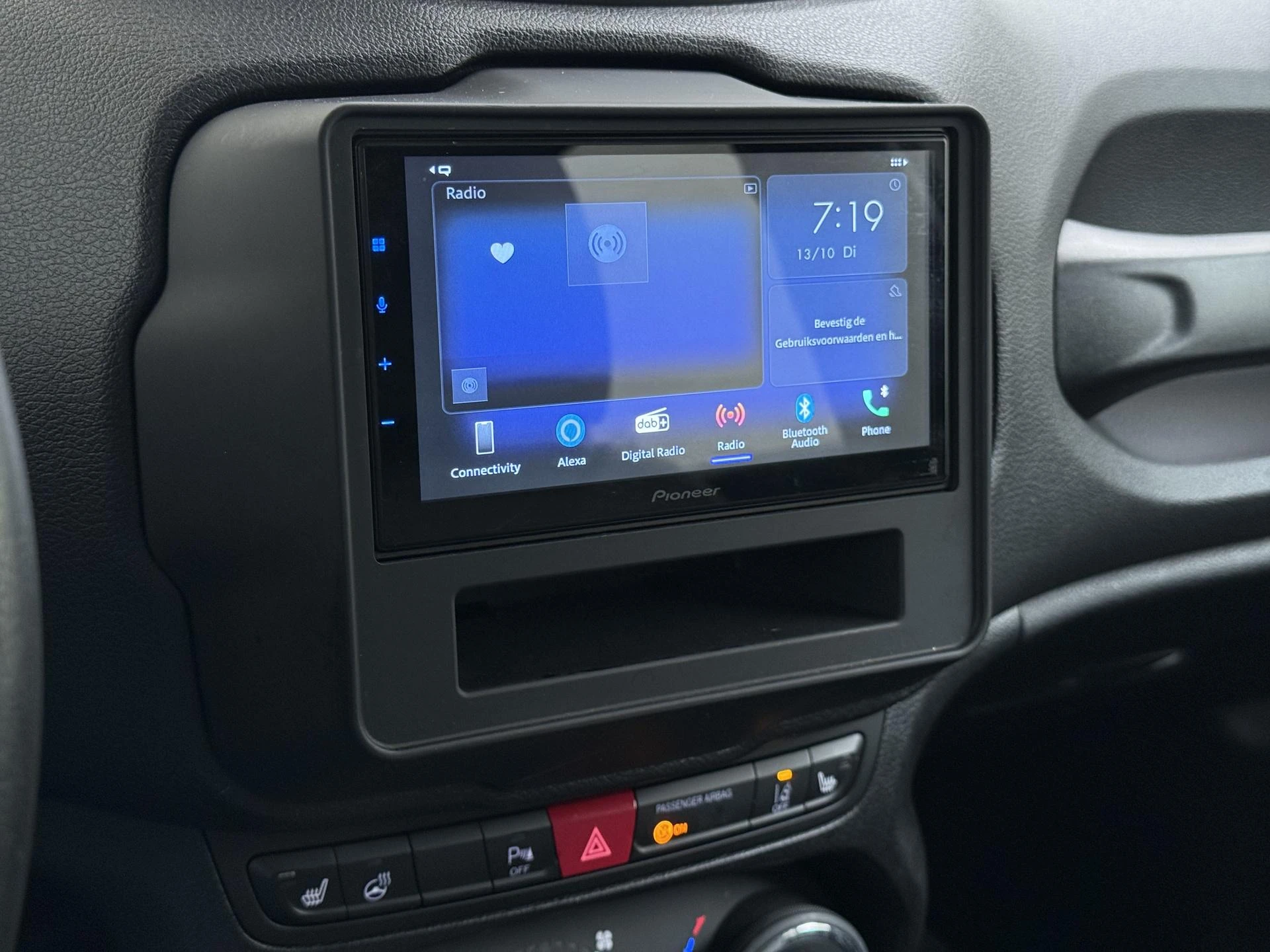 Jeep-Renegade-image-6