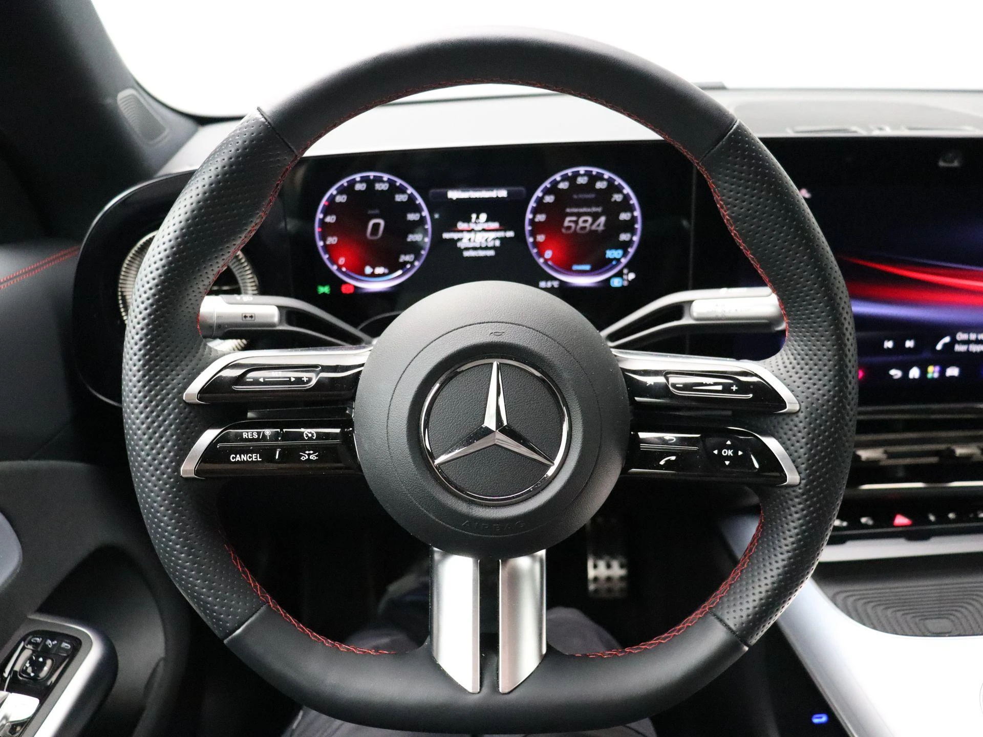 Mercedes-Benz-CLA-image-15