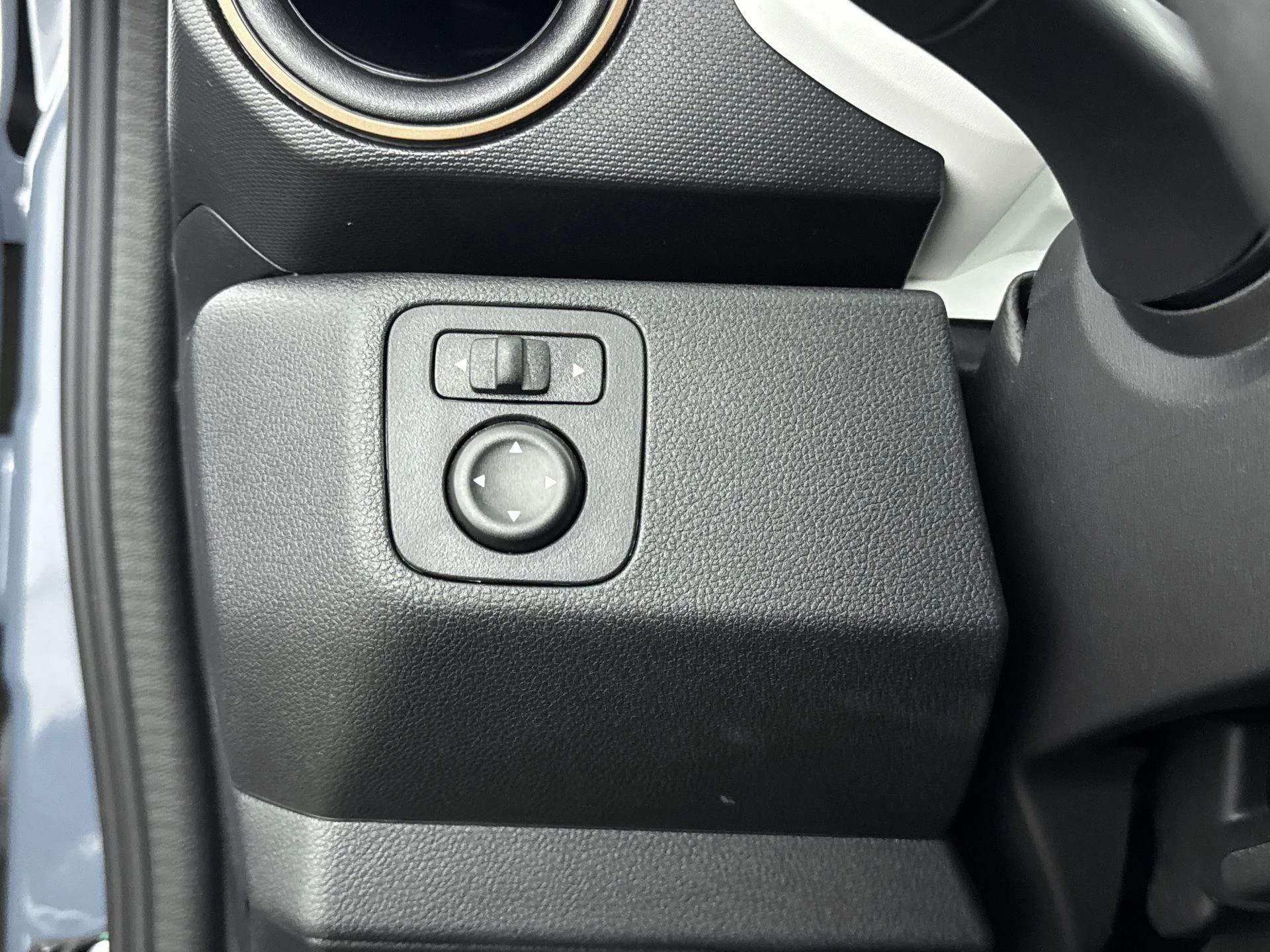 Dacia-Spring-image-18