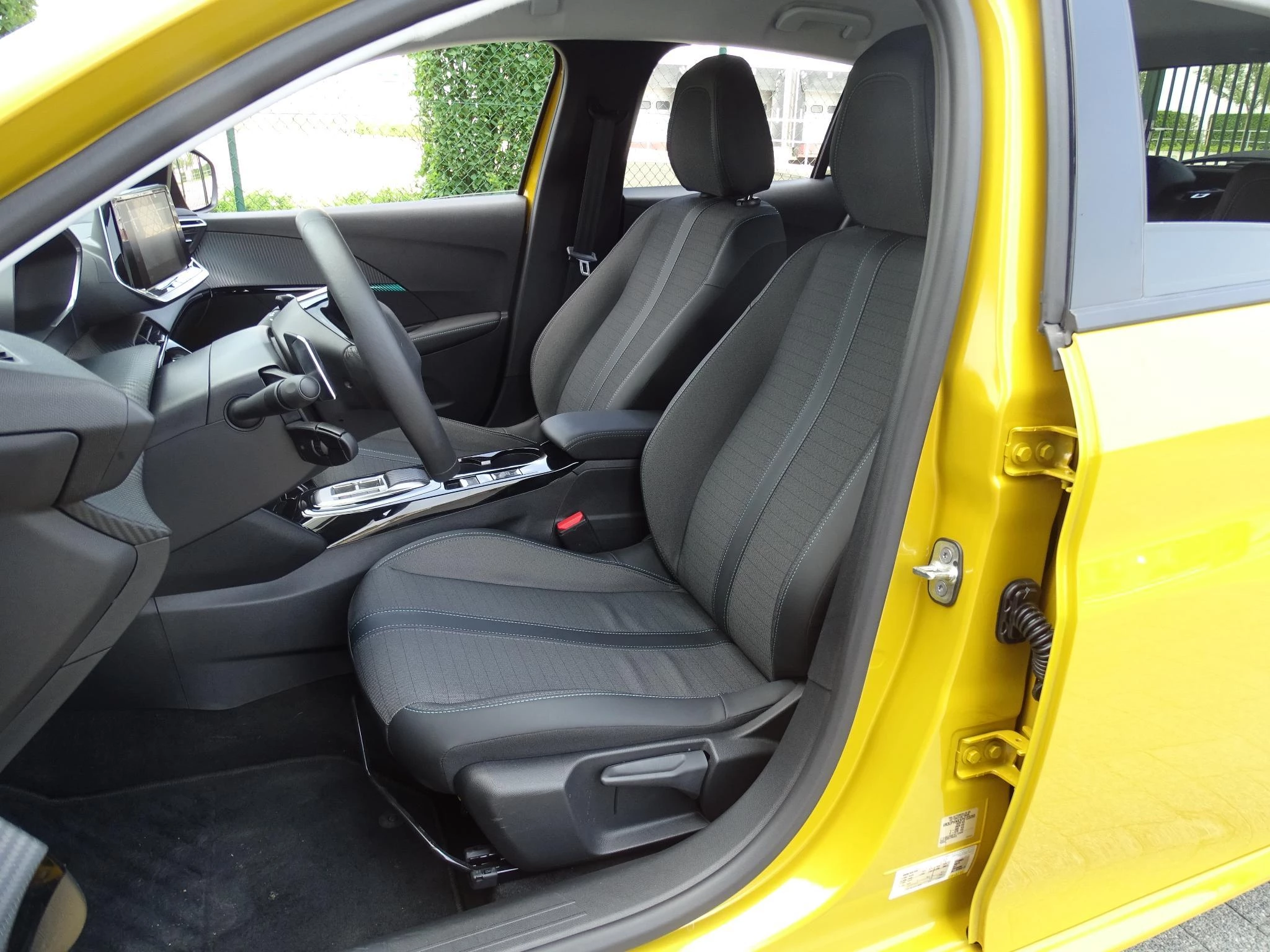 Peugeot-208-image-10