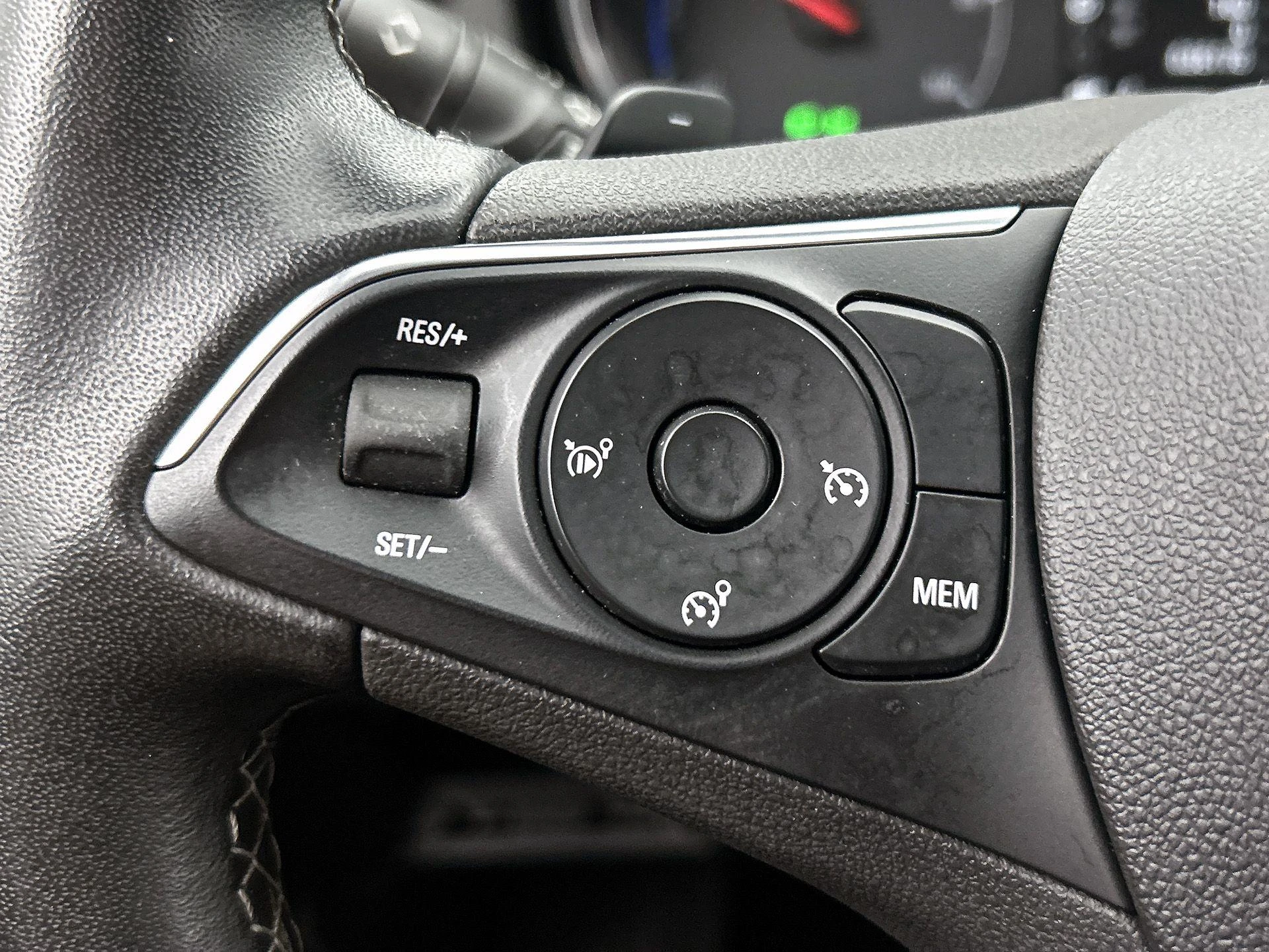 Opel-Grandland X-image-5