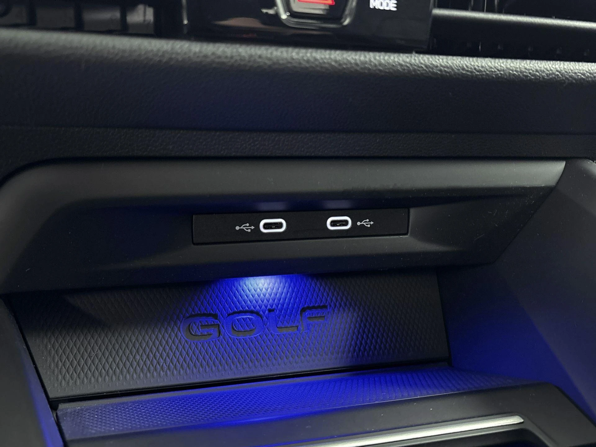 Volkswagen-Golf-image-25