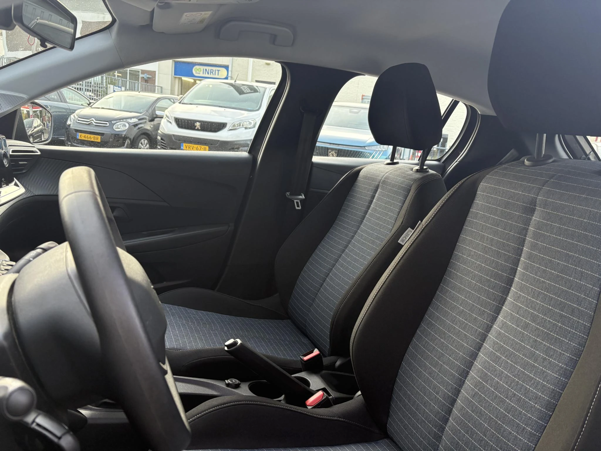 Peugeot-208-image-10