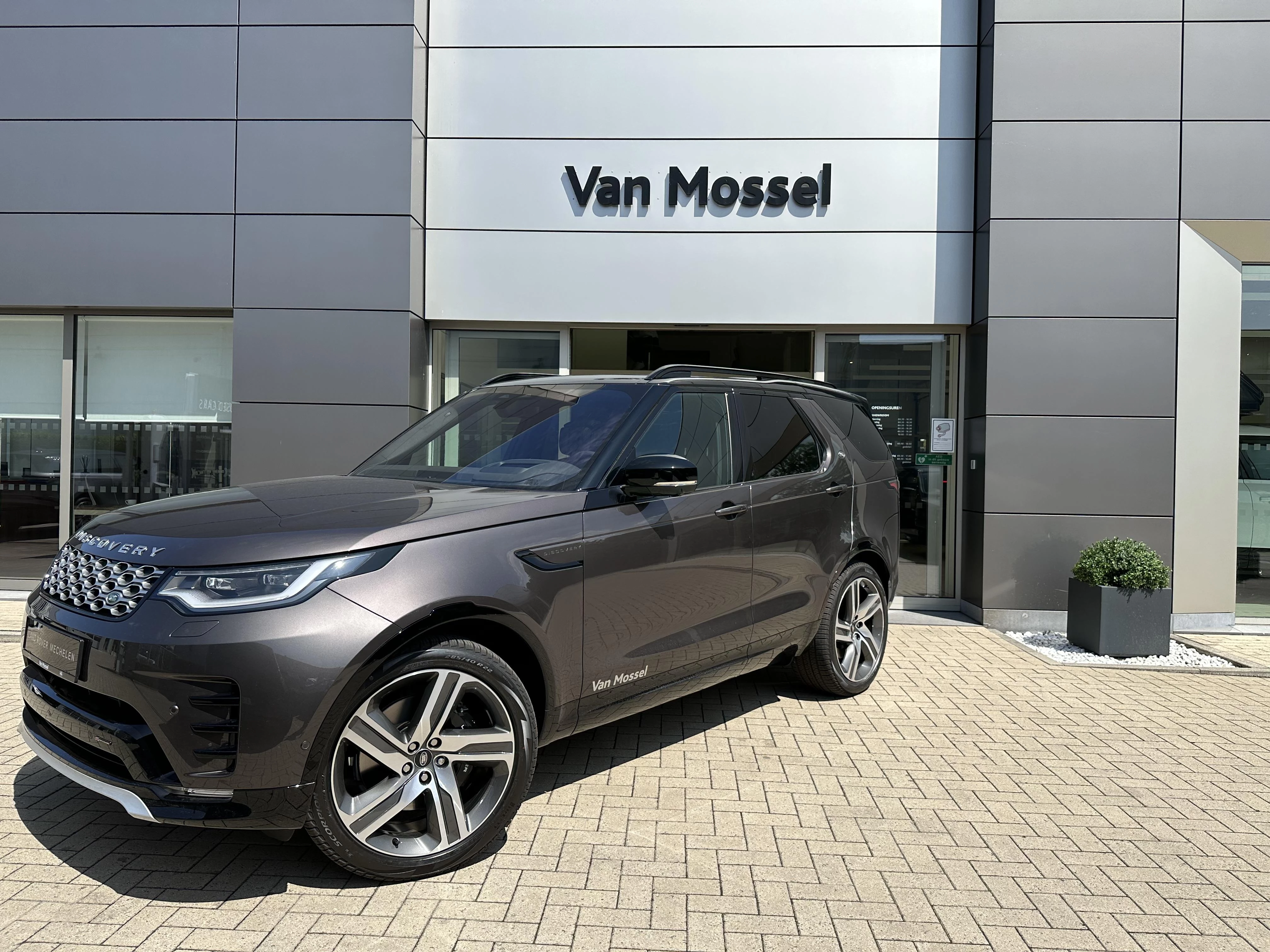 Land Rover-Discovery-image-0