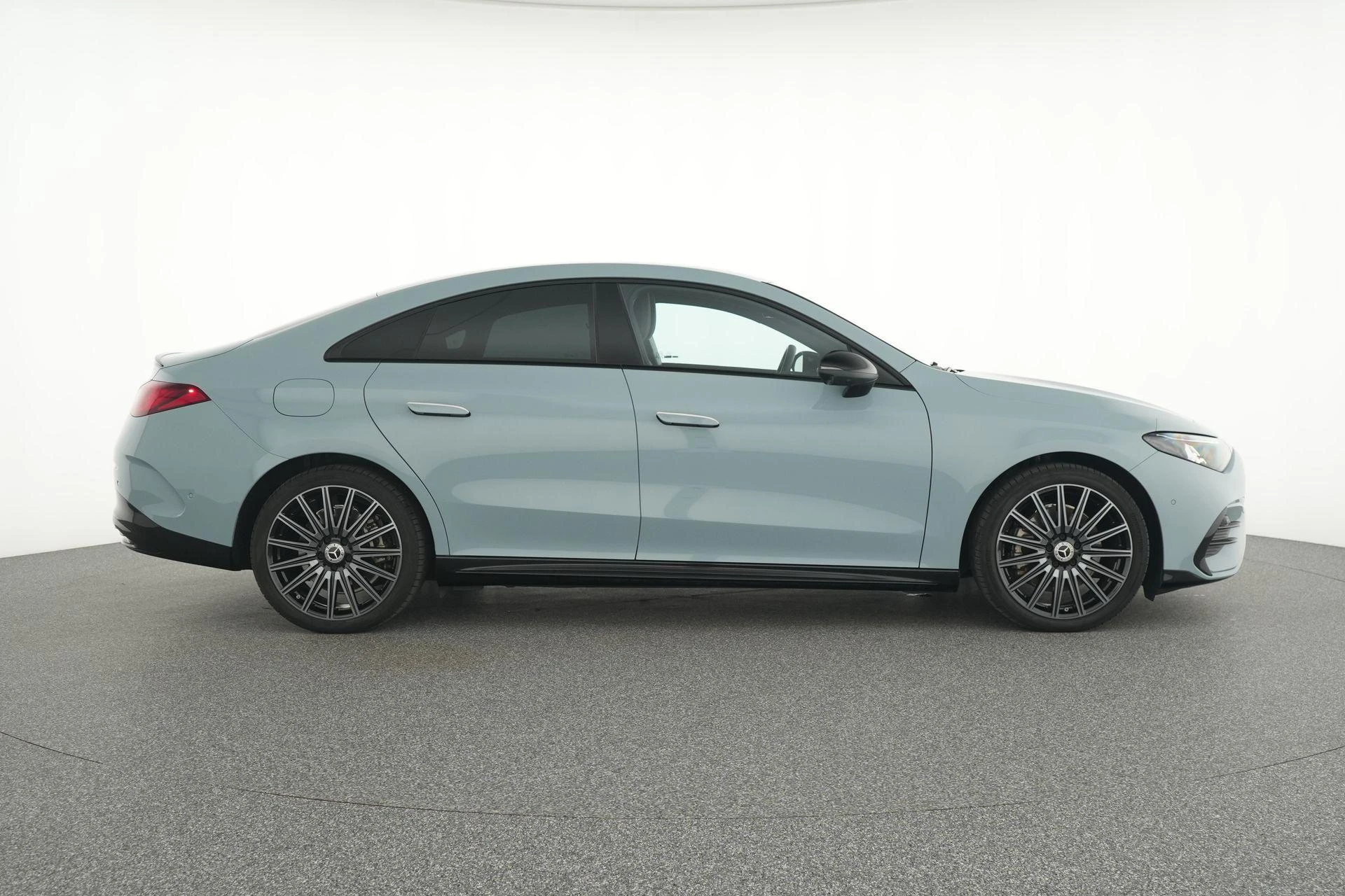 Mercedes-Benz-CLA-image-8