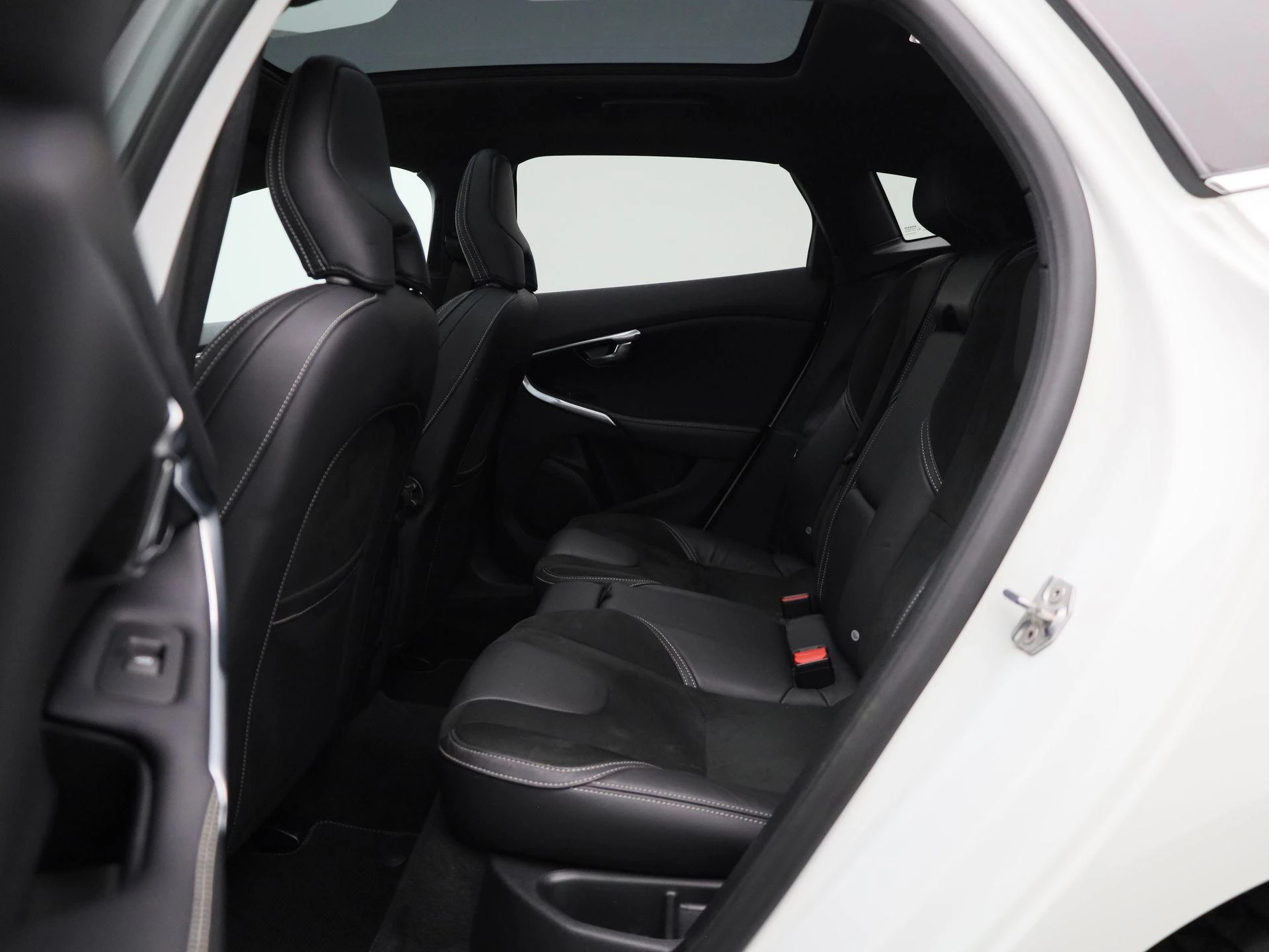 Volvo-V40-image-11
