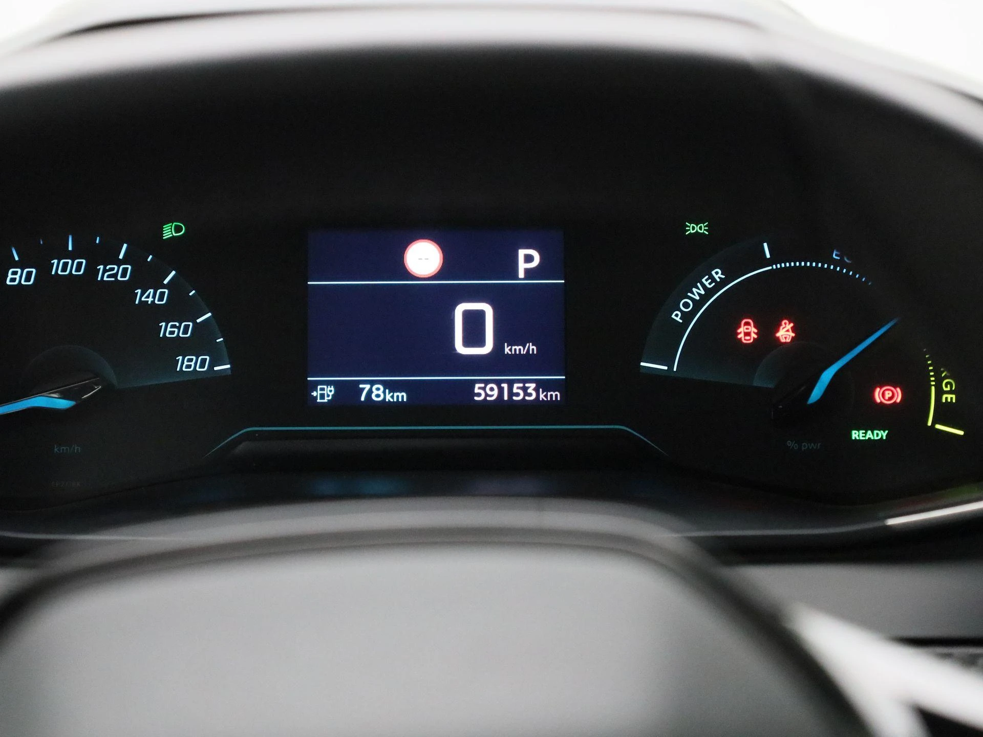 Peugeot e-2008 - 8