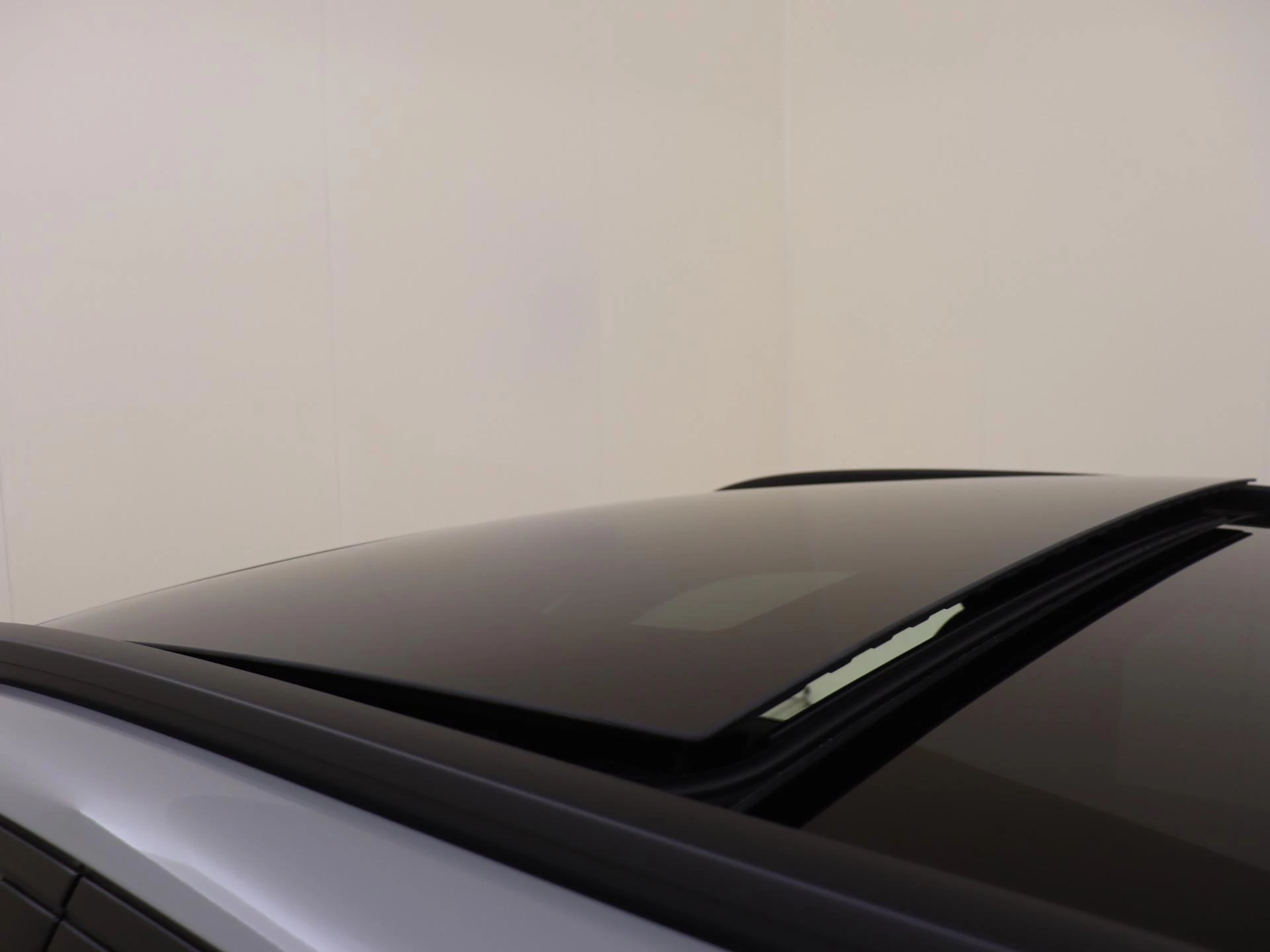 Mercedes-Benz-GLC-image-26