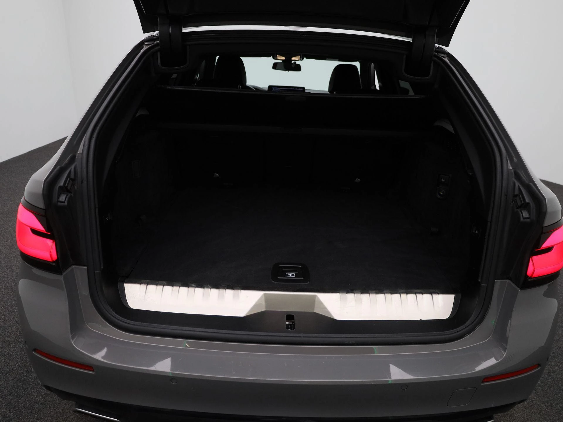 BMW-5 Serie-image-12