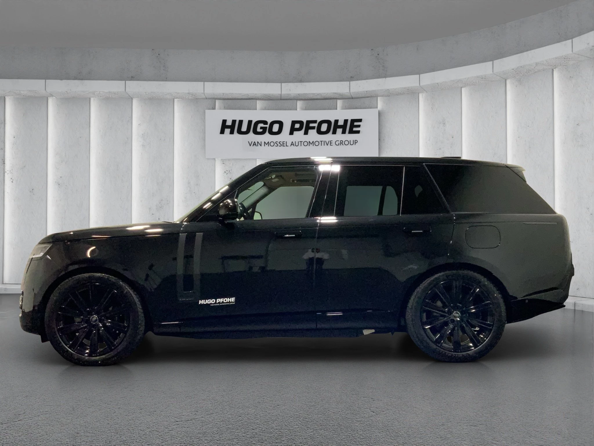 Land Rover-Range Rover-image-1