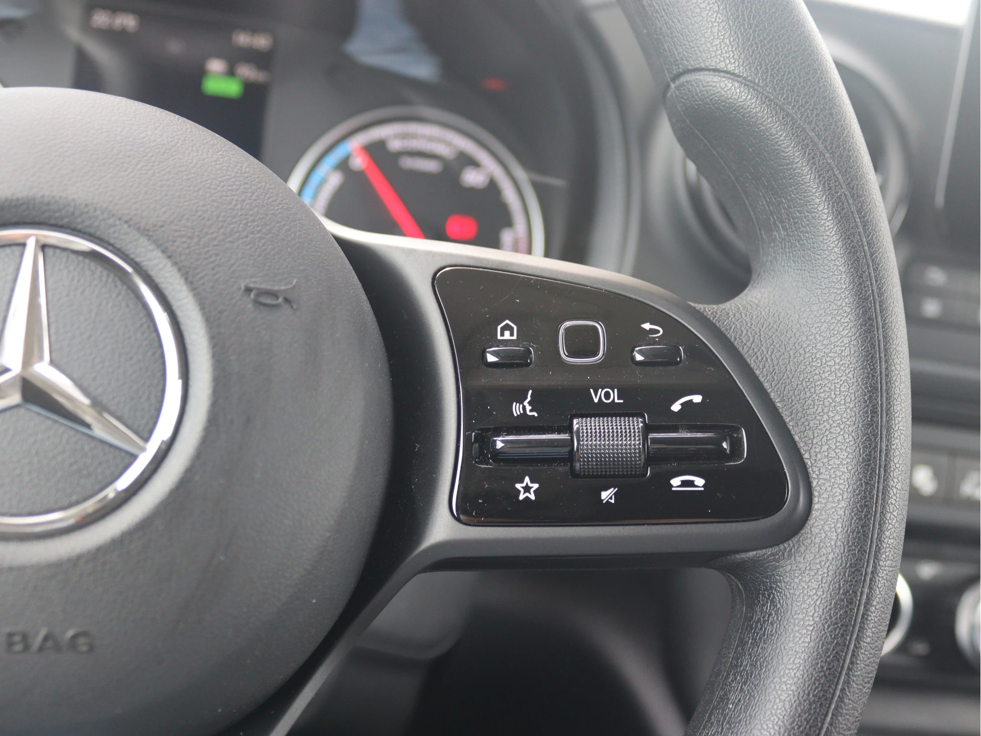 Mercedes-Benz-eCitan-image-7