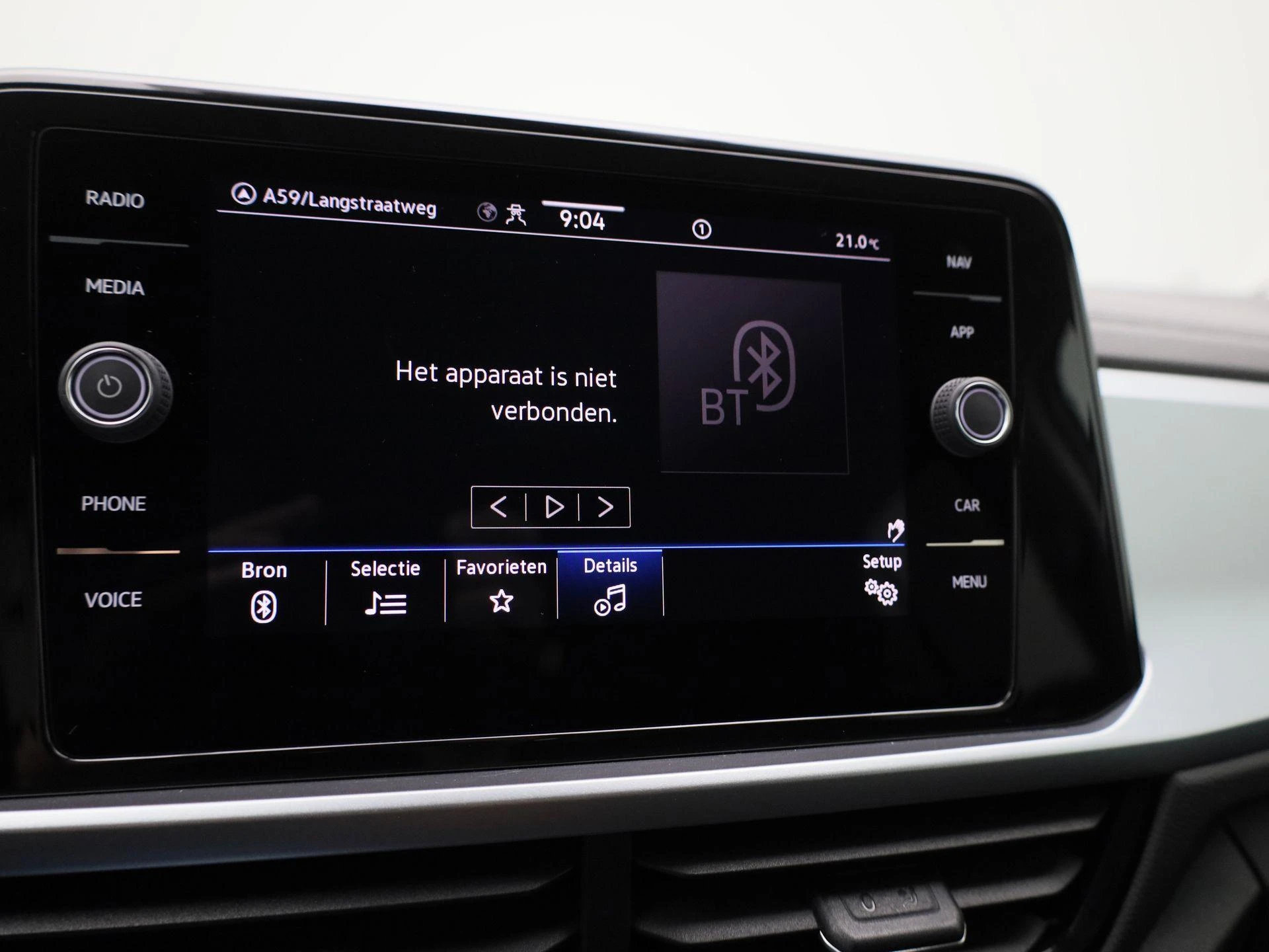 Volkswagen-T-Roc-image-17