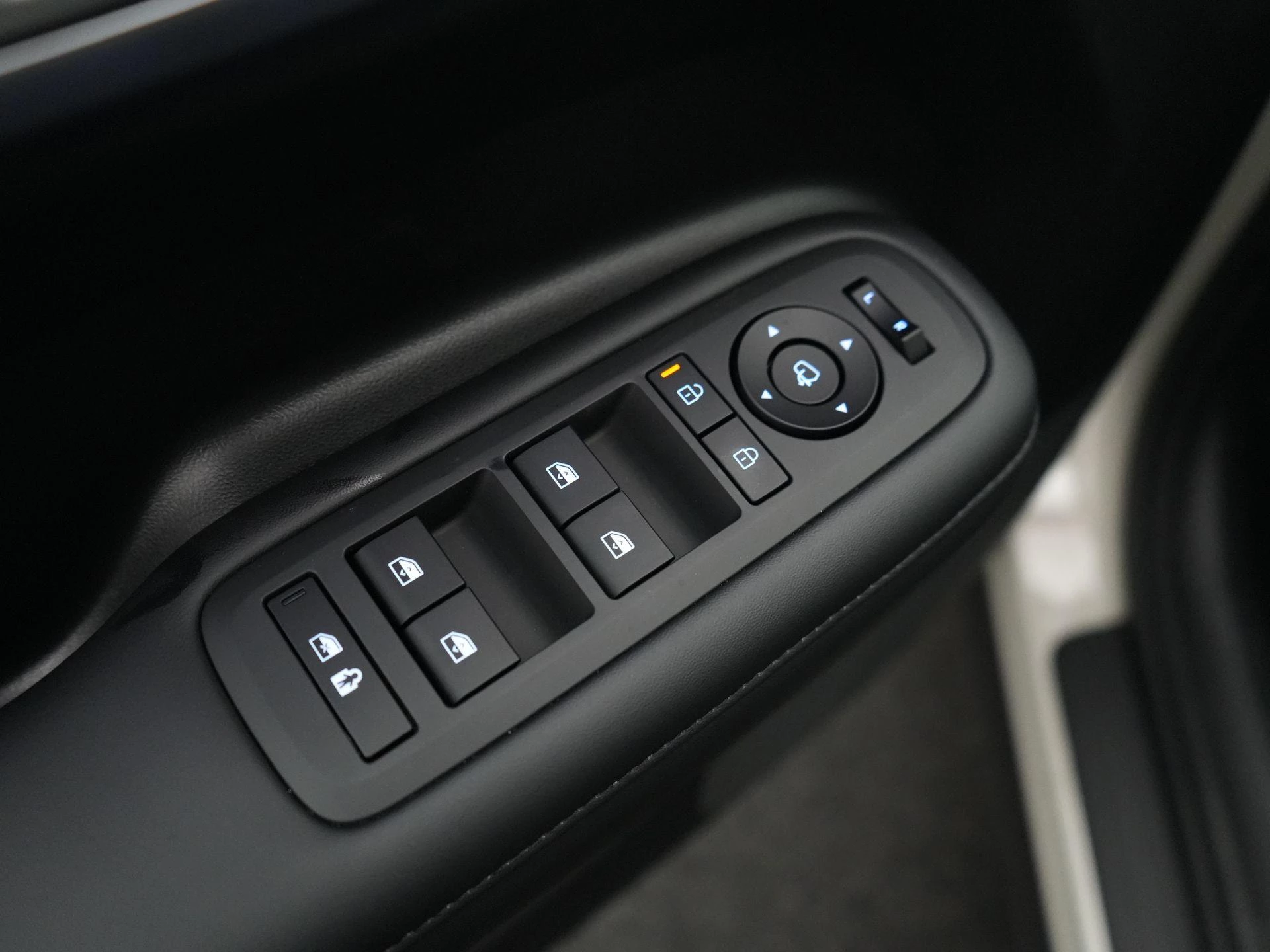 Hyundai-Santa Fe-image-28