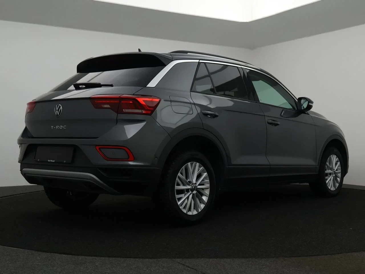 Volkswagen-T-Roc-image-7