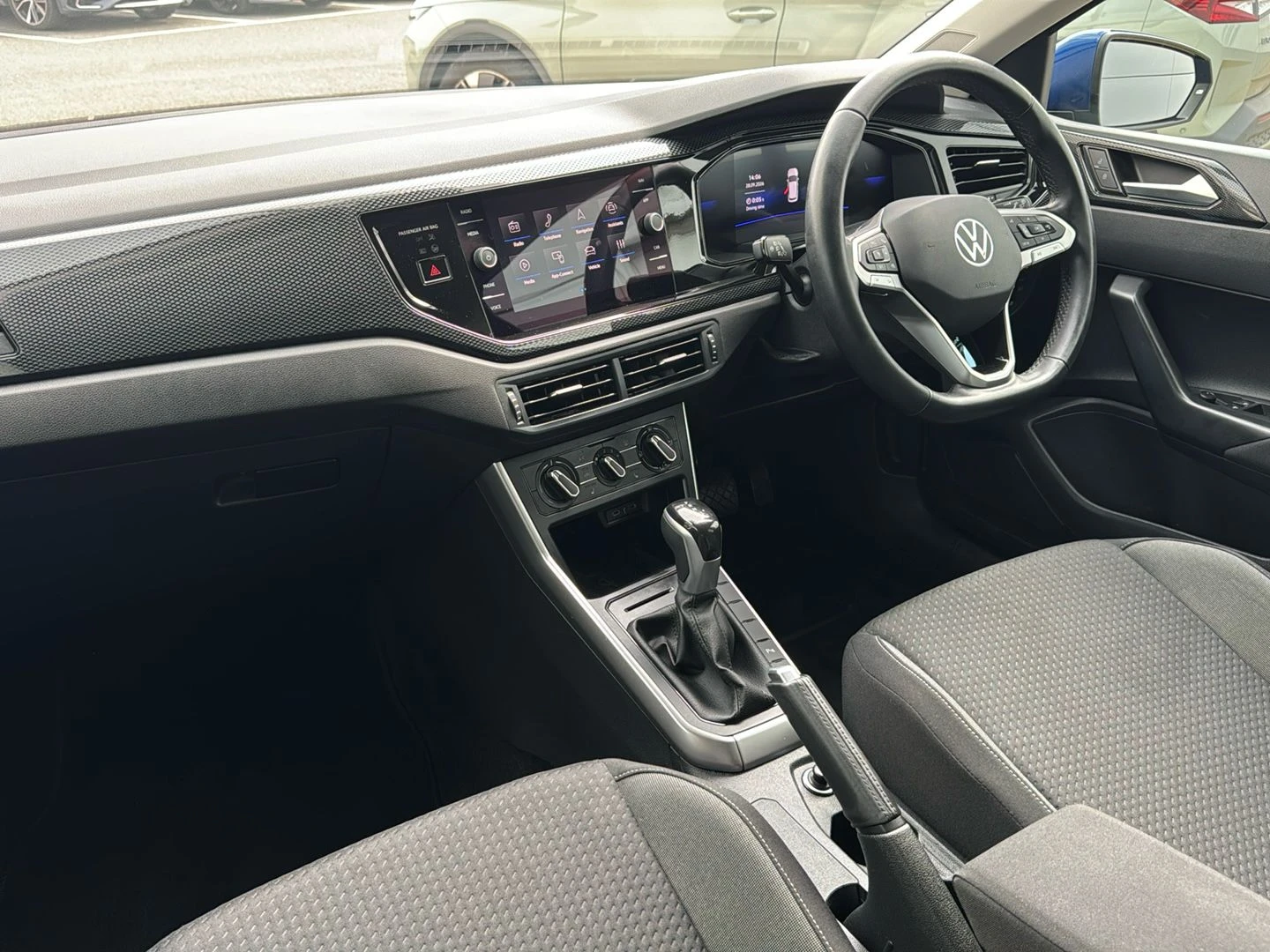 Volkswagen-Polo-image-1
