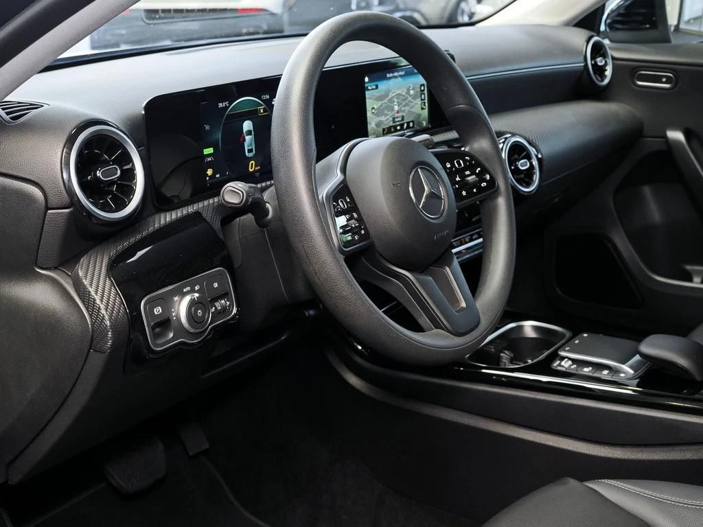 Mercedes-Benz-A-Klasse 250 e-image-9