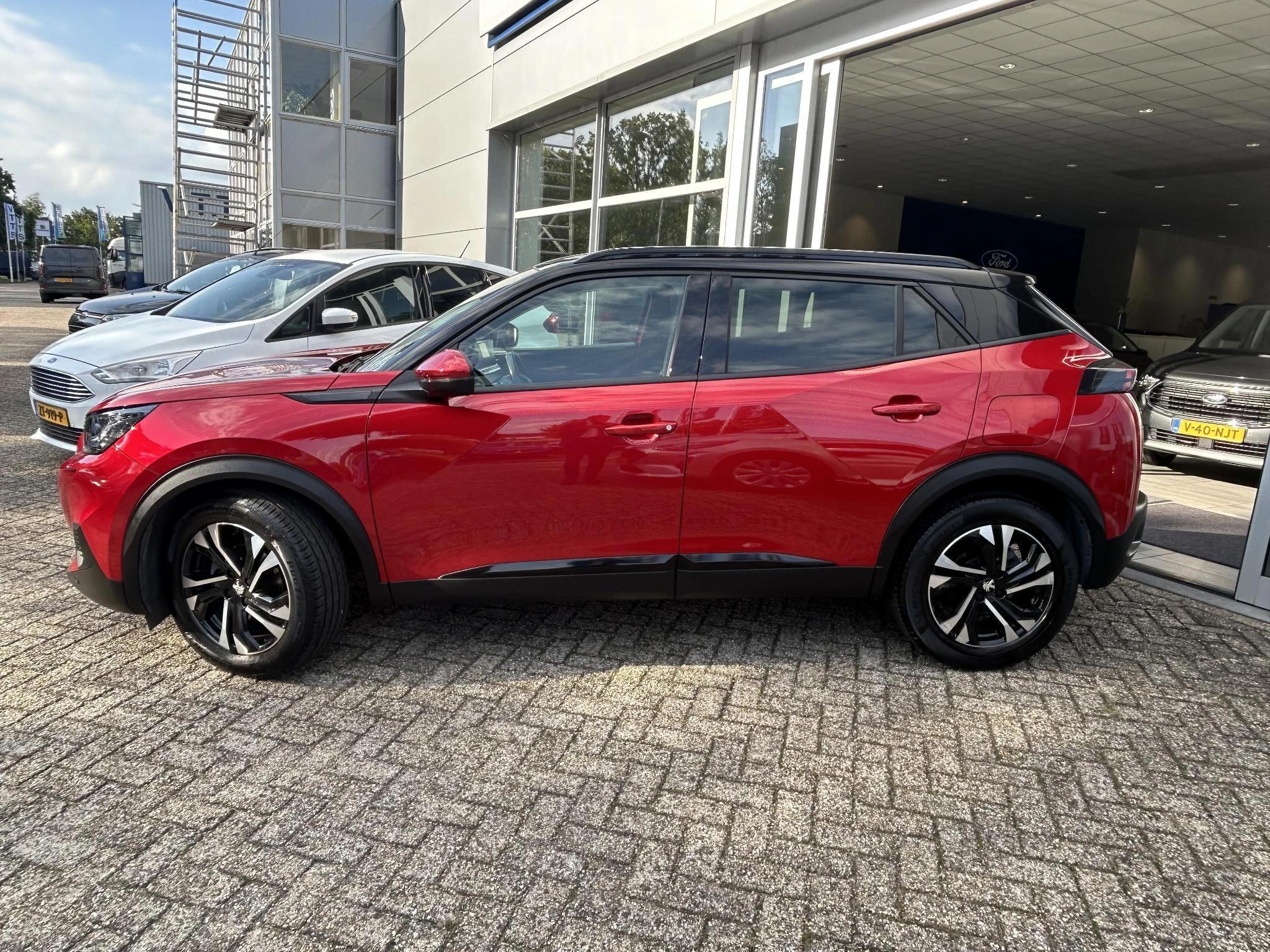 Peugeot-2008-image-1