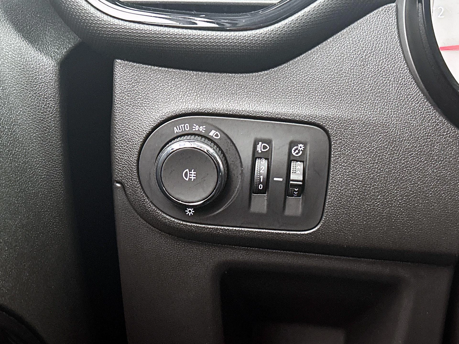 Opel-Crossland X-image-16