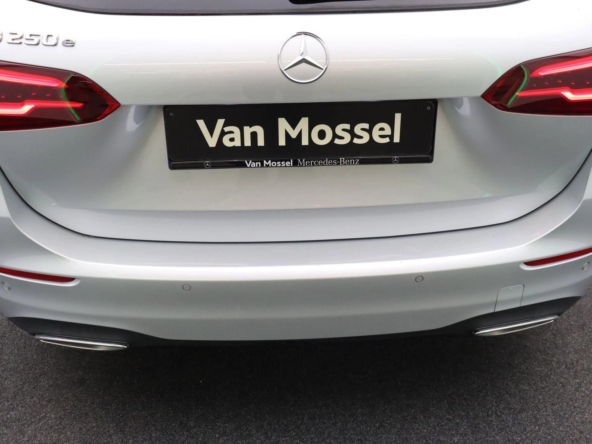 Mercedes-Benz B-Klasse 250 e + AMG LINE + LED + CAMERA +