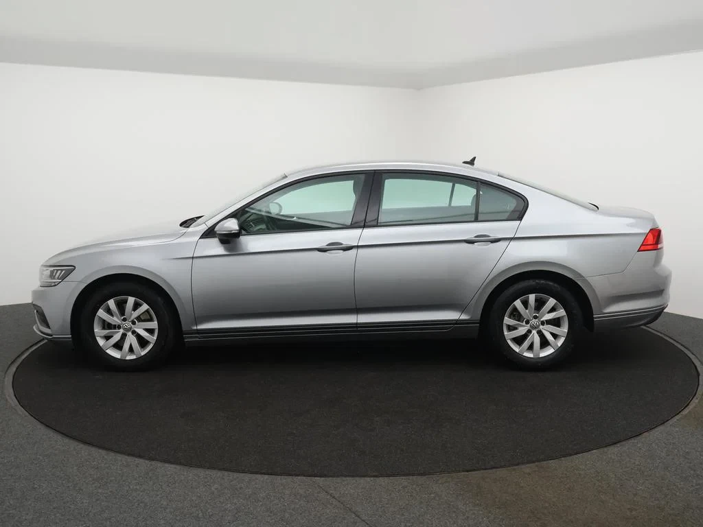 Volkswagen-Passat-image-25