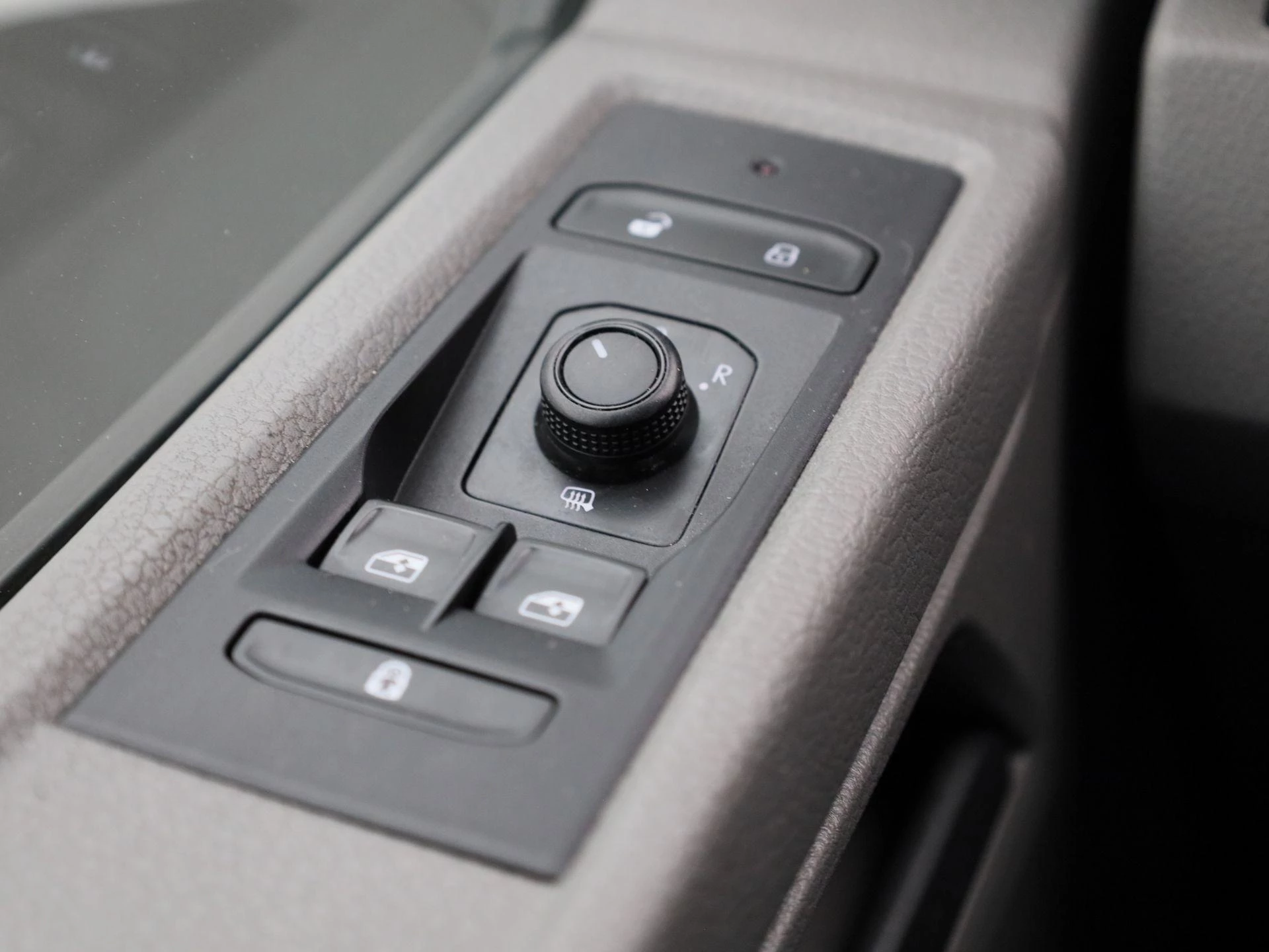 Volkswagen-Transporter-image-32