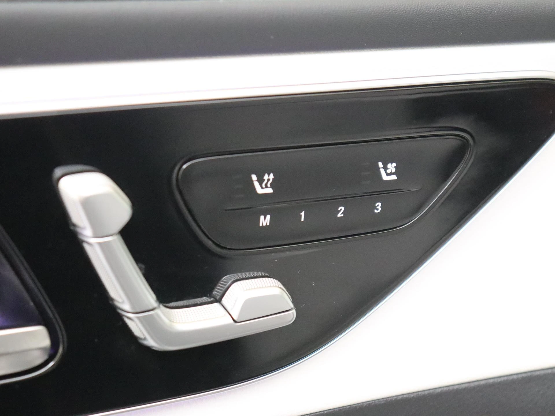 Mercedes-Benz-GLC-image-24