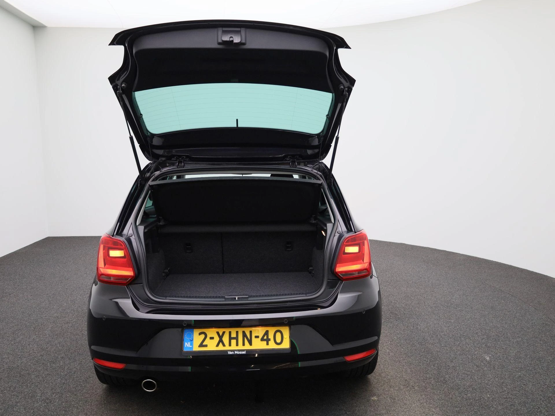 Volkswagen-Polo-image-10