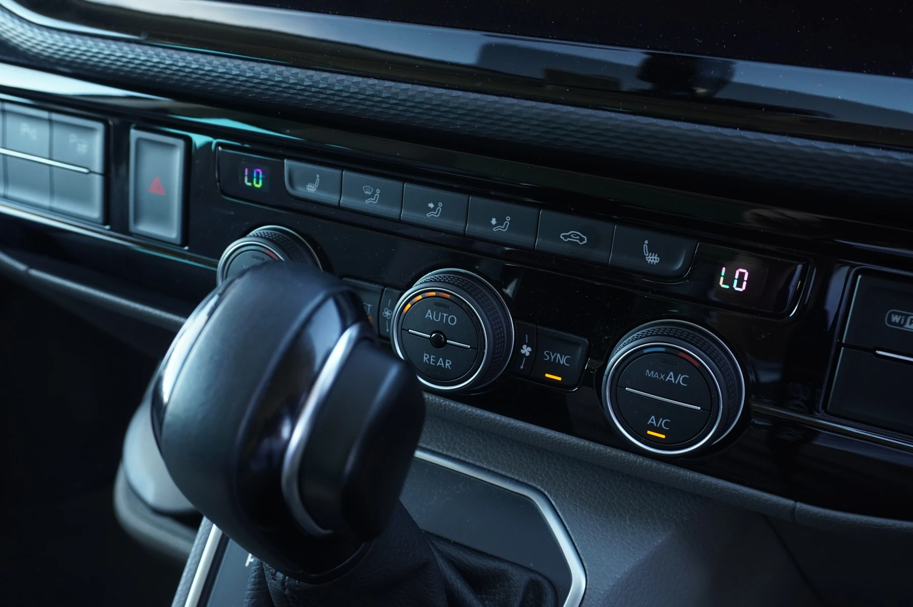 Volkswagen-California-image-66