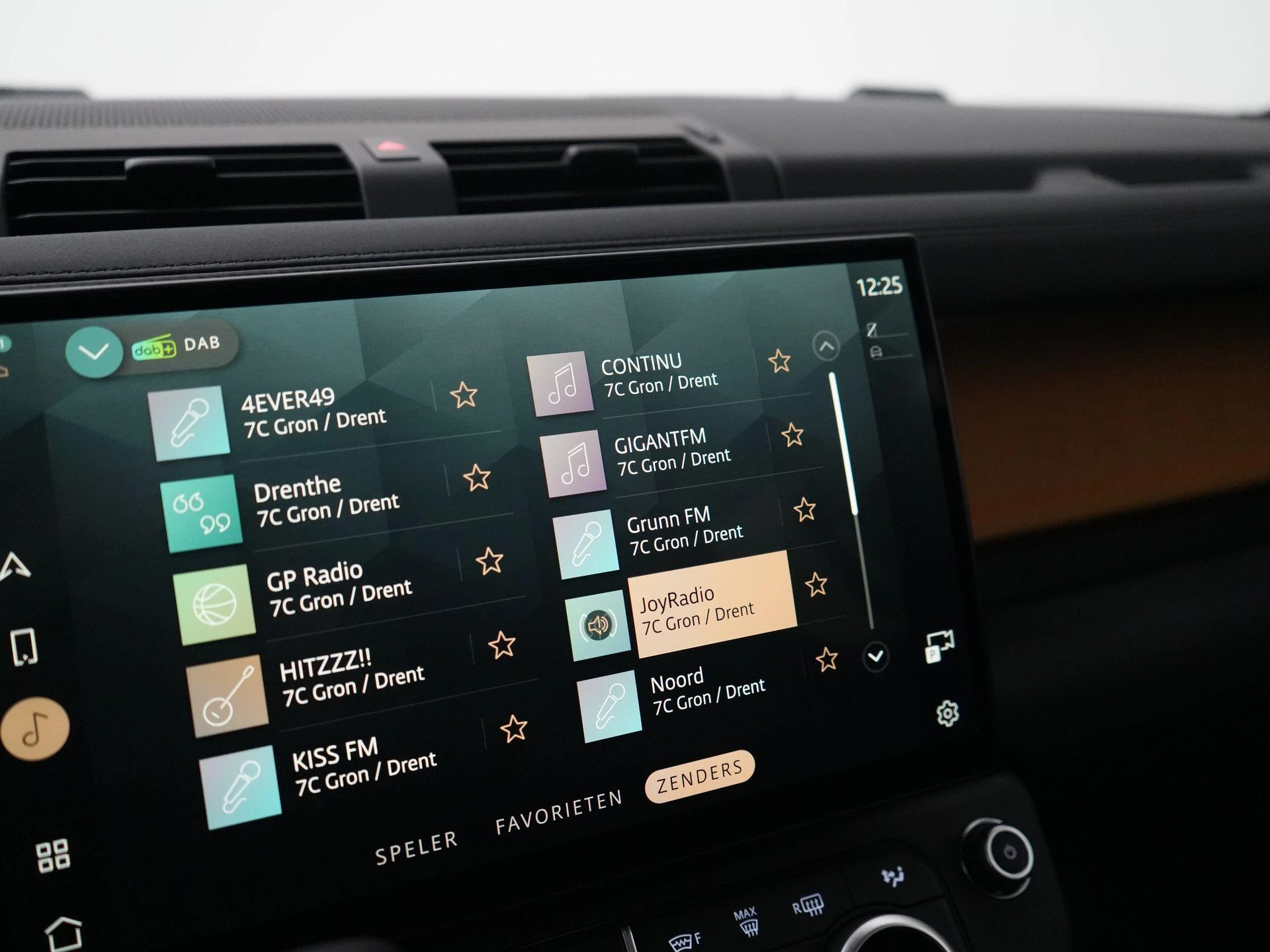 Land Rover-Defender-image-22