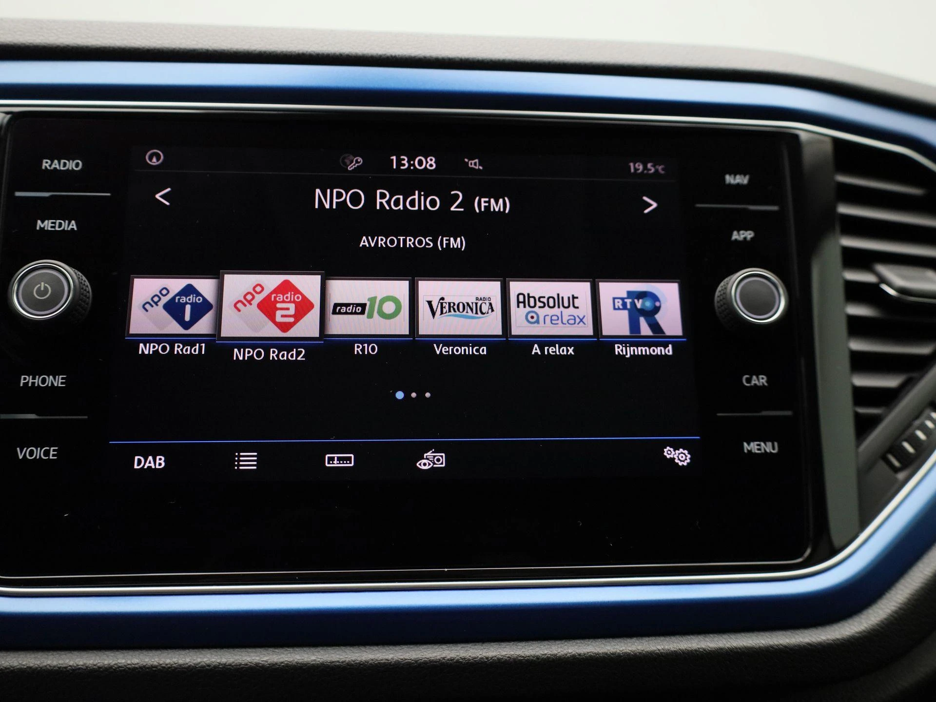 Volkswagen-T-Roc-image-15